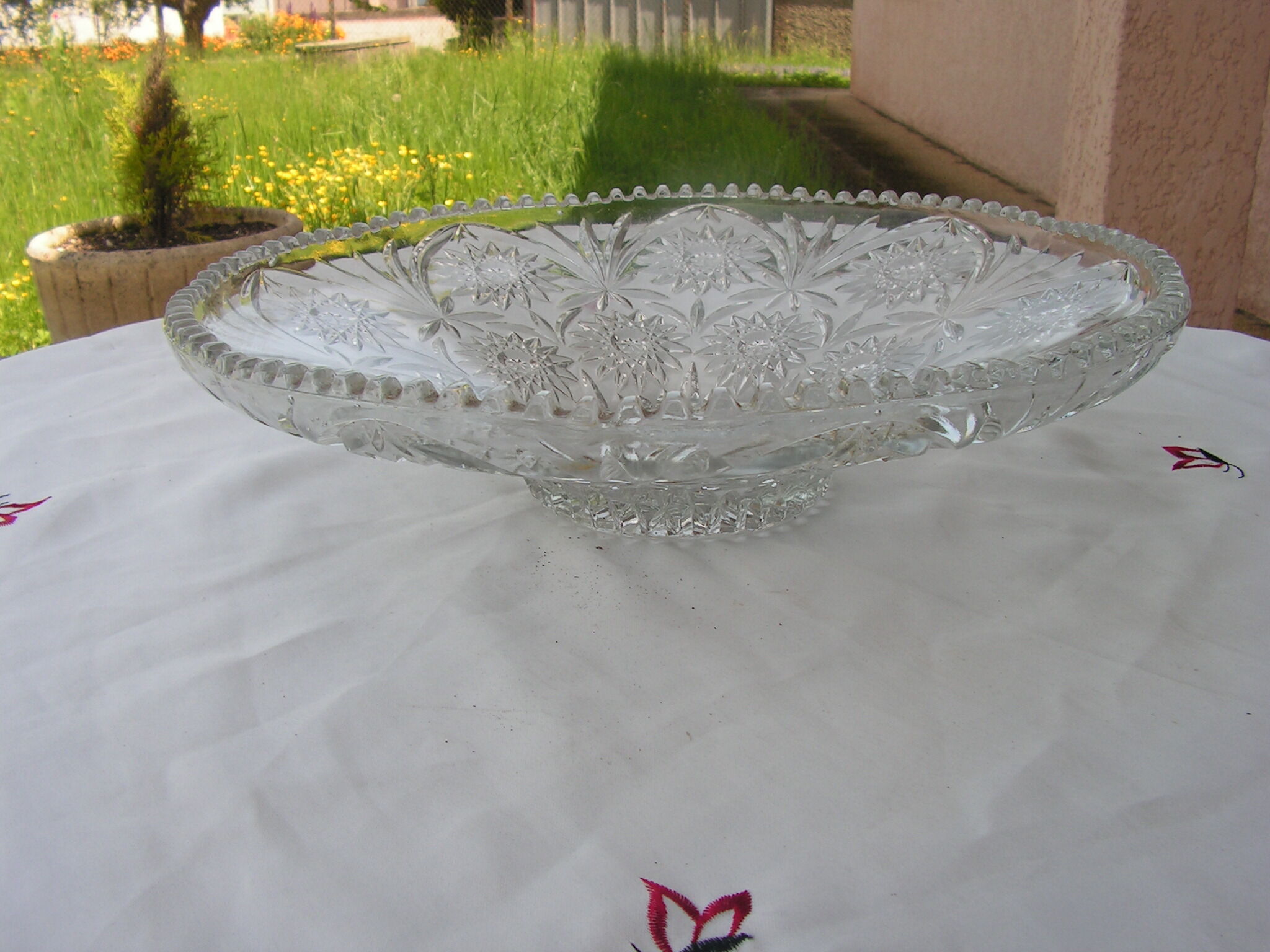 Large cisele crystal fruit cup