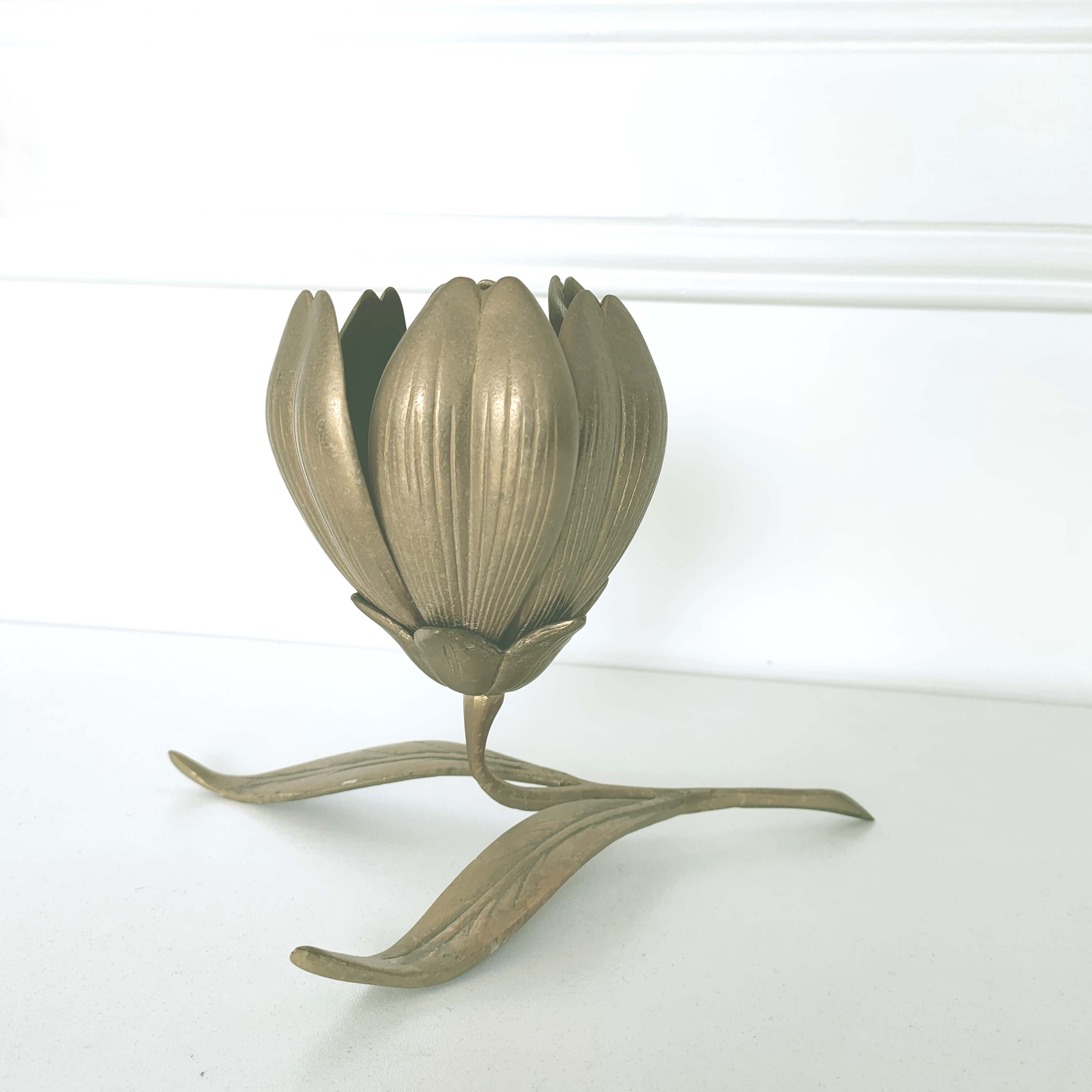 Brass flower ashtray with removable petals