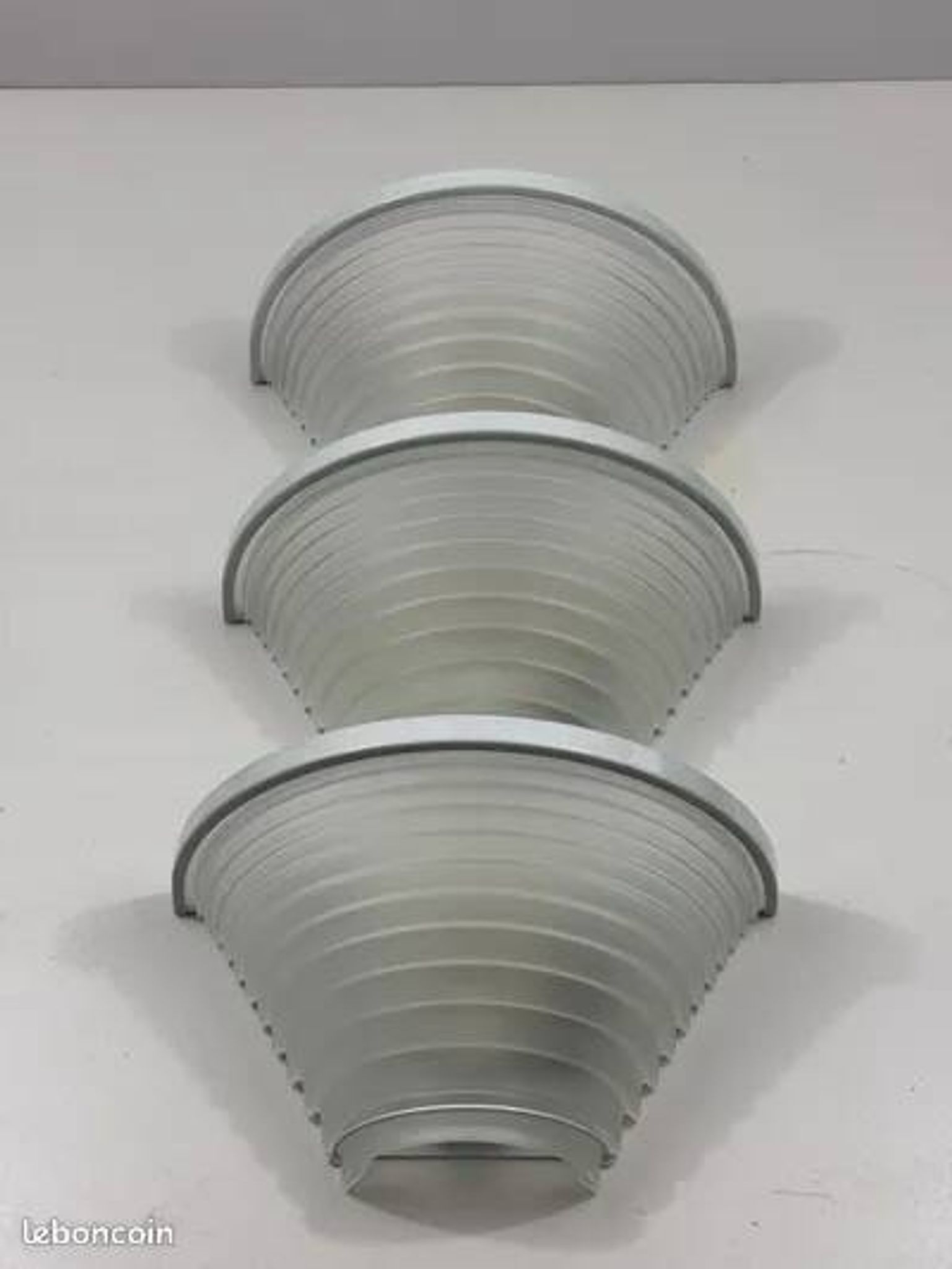 Set of 3 Egisto 28 Wall Lights by Angelo Mangiarotti for Artemide 1985 Satin White Glass Lacquered Metal Post-Modern Design Collector's Item