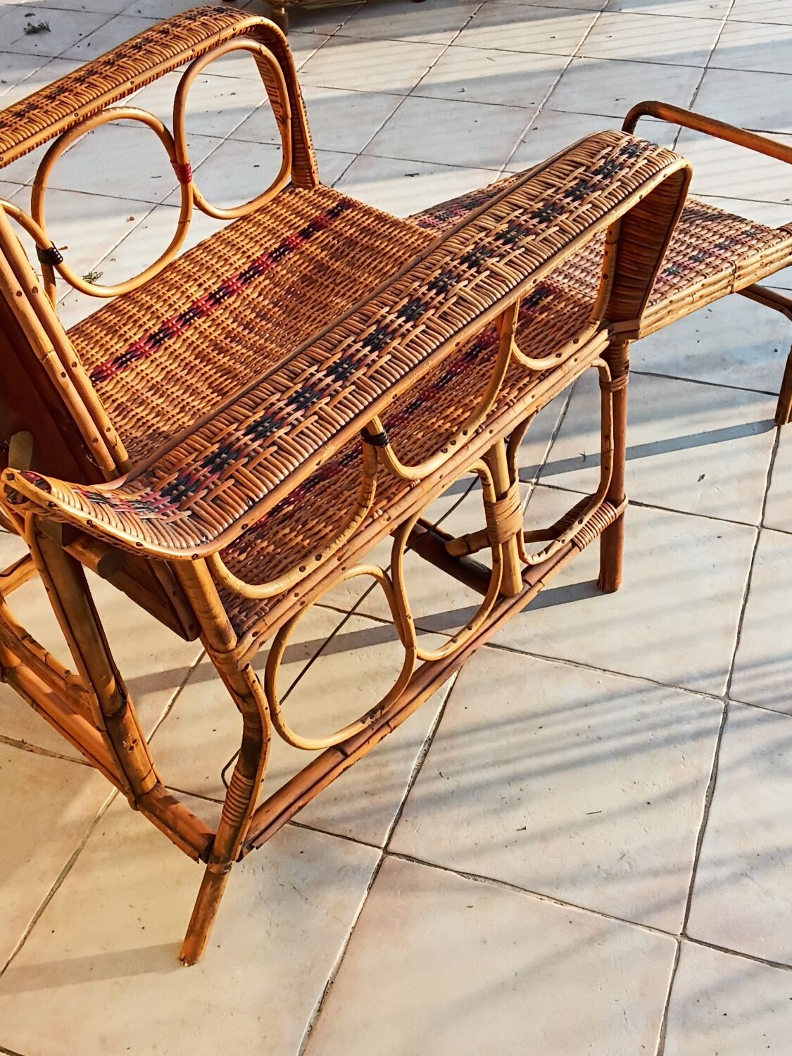 Rattan chaise longue