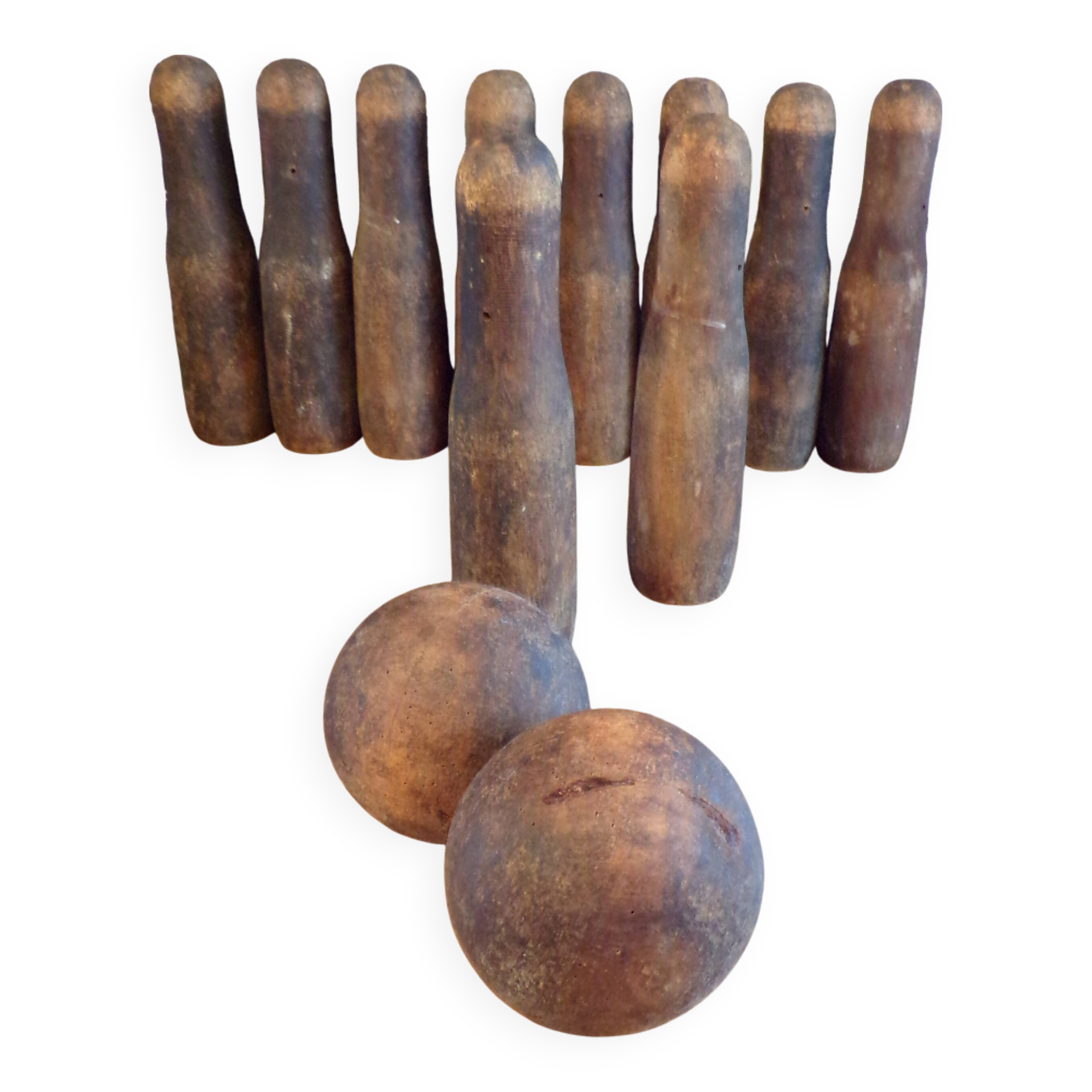 Old wooden bowling game from 1900