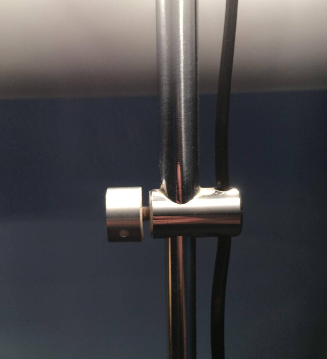 Floor lamp in metal and plastic by Gino Sarfatti for Gepo, 1970s.