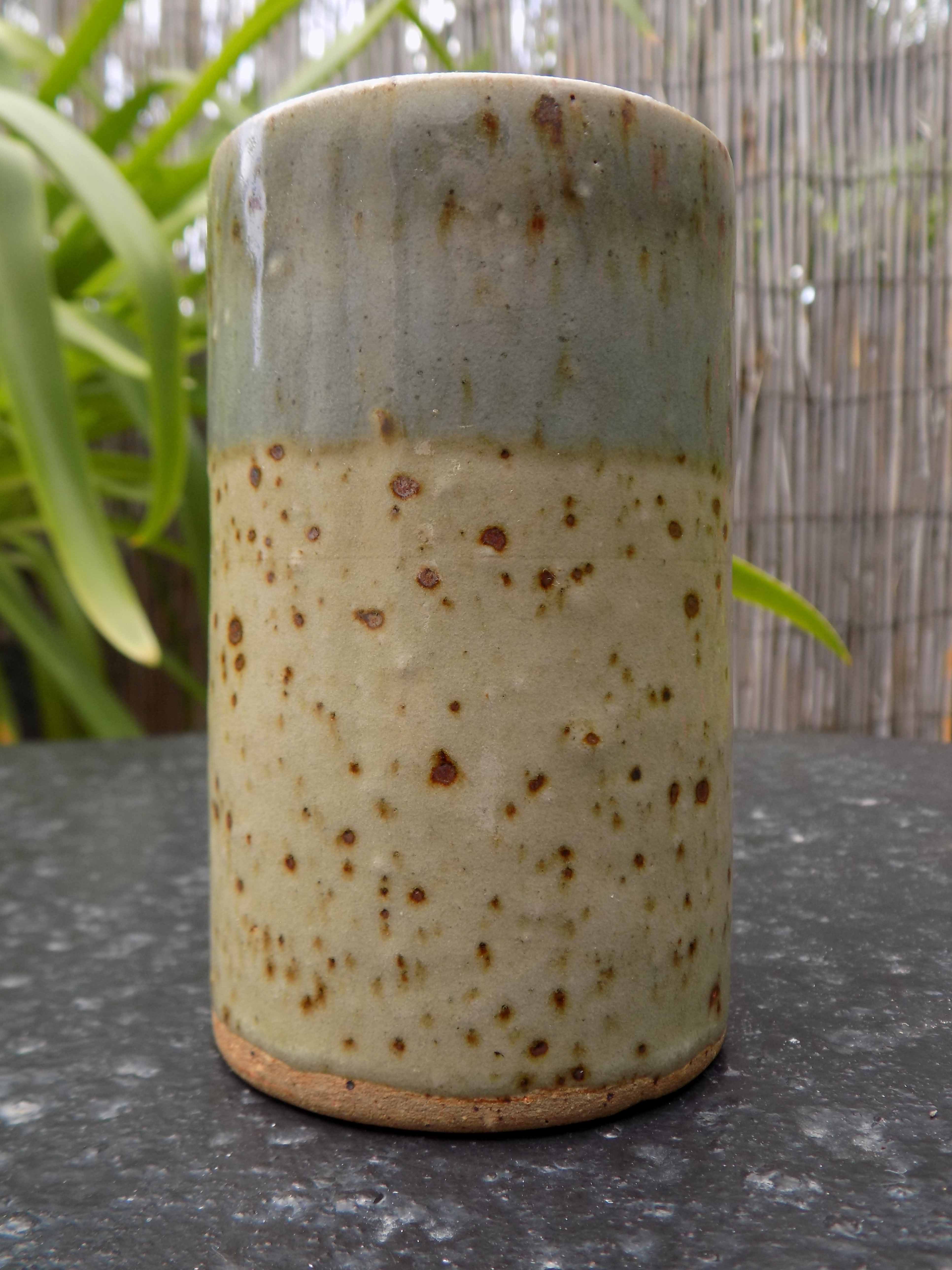 Petit vase droit en grès