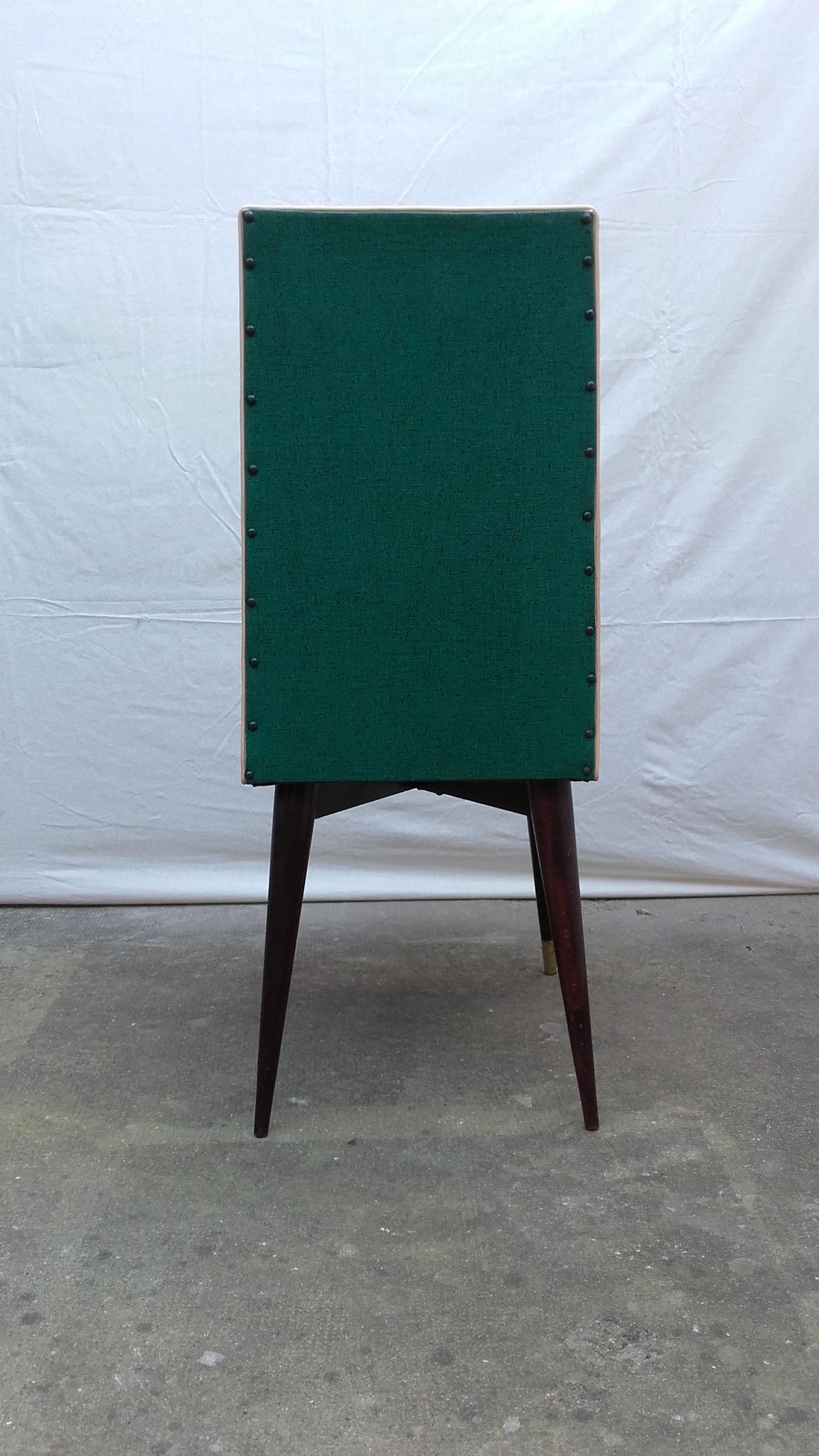 Six chaises modernistes skaï vert