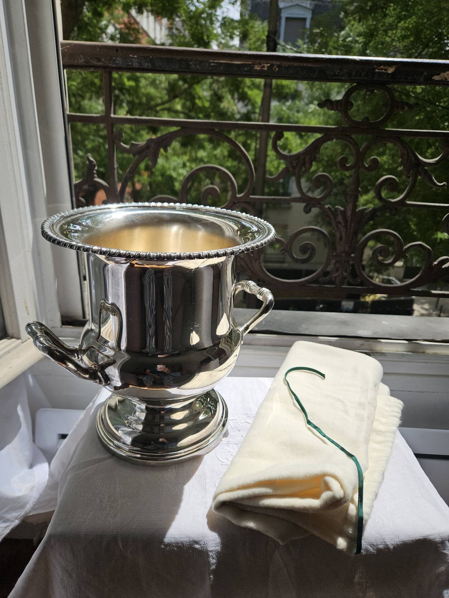 Superb Champagne Bucket Viners – Silver Metal – Exceptional Condition
