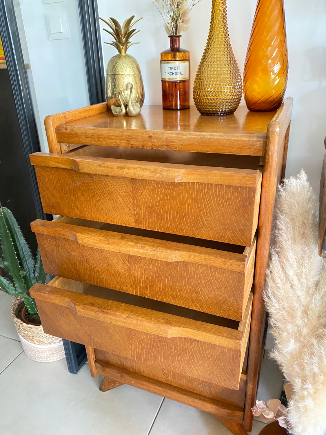 Vintage chest of drawers