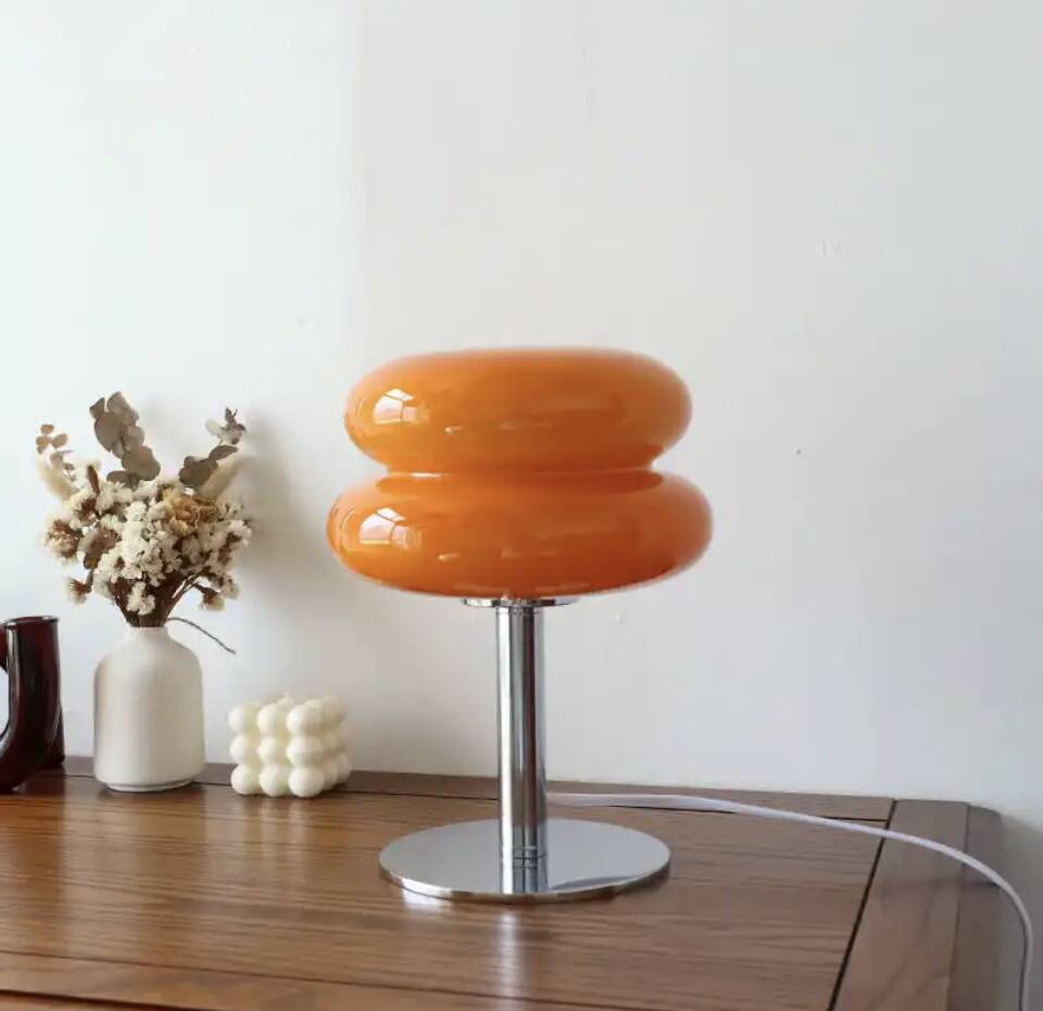 Vintage style lamp in the shape of a macaron