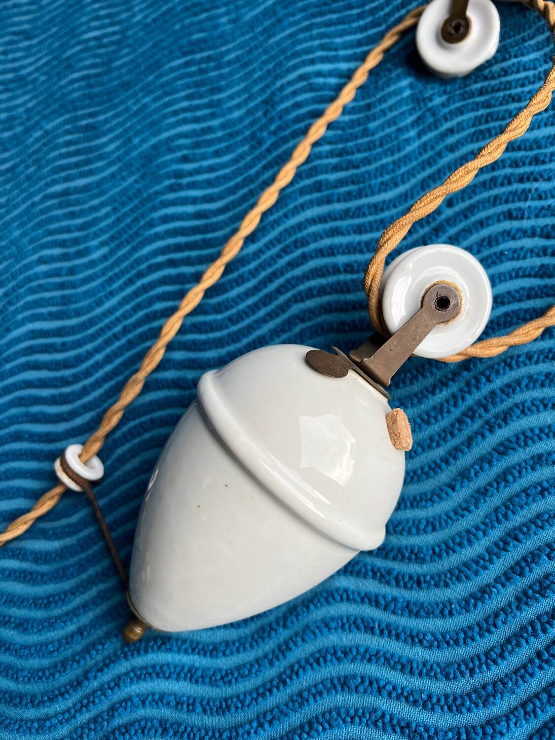 Suspension rises and falls vintage