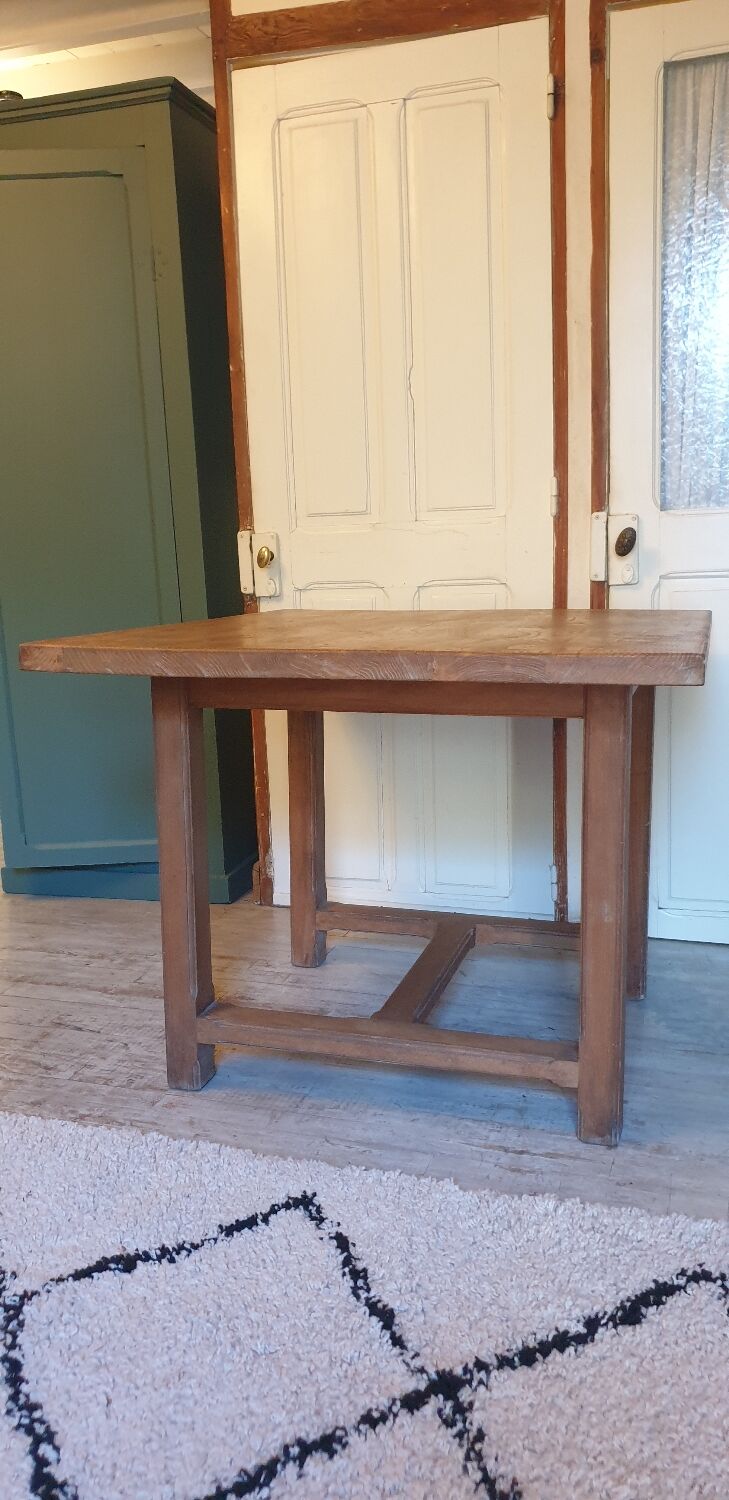 Kitchen table