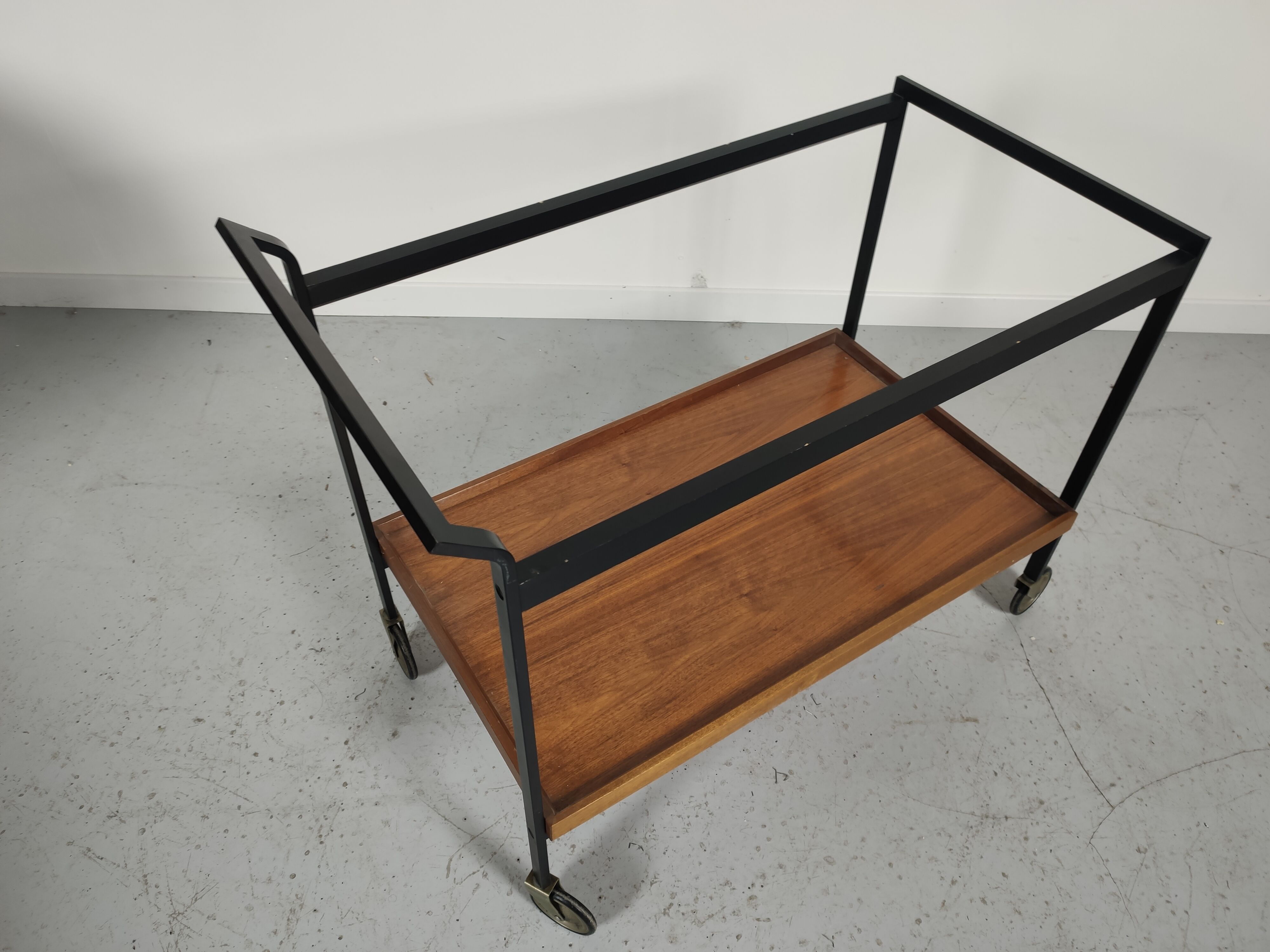 Scandinavian serving table 60/70