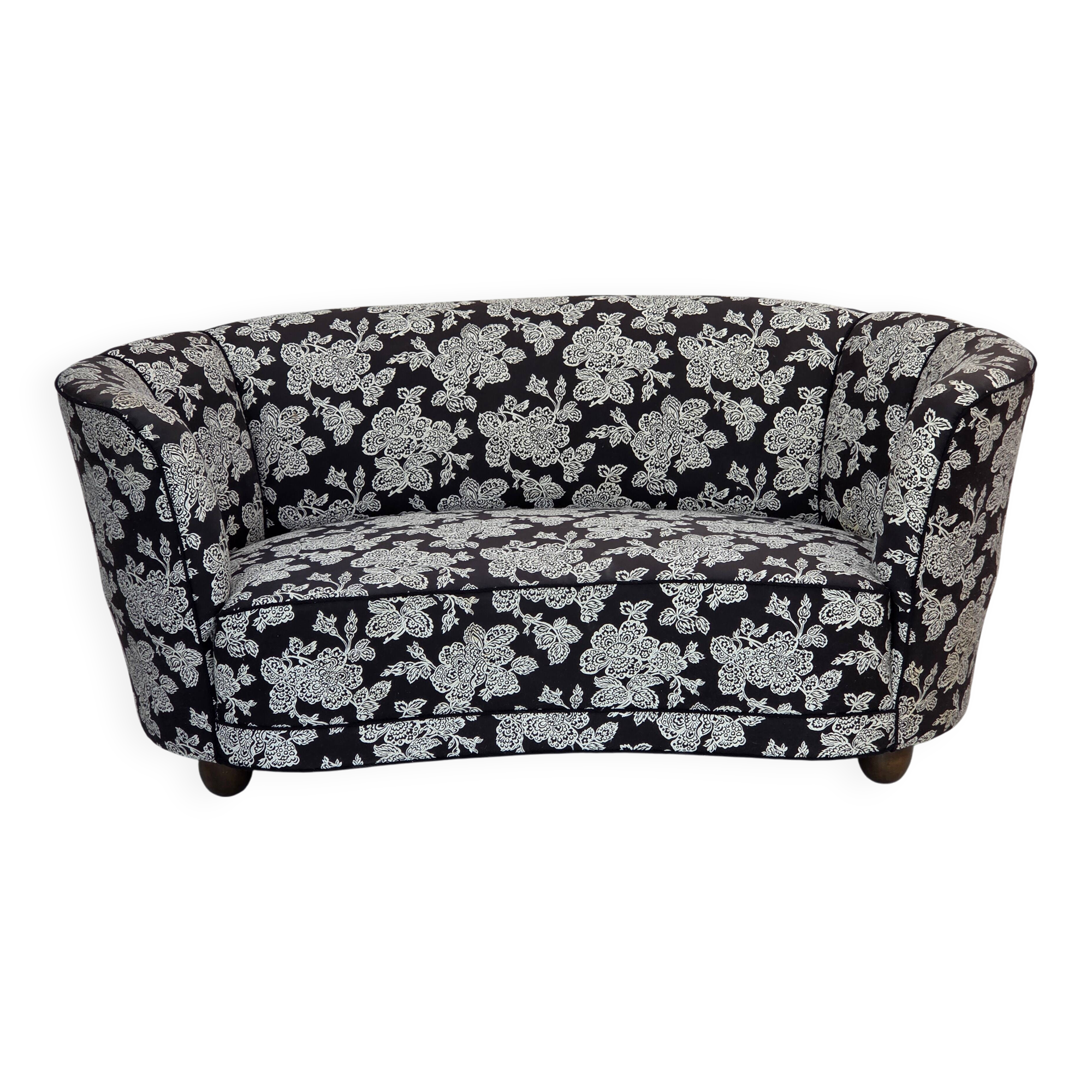 Canapé danois 2 places "Banan" des années 1960, tissu noir-blanc, bois de hêtre.