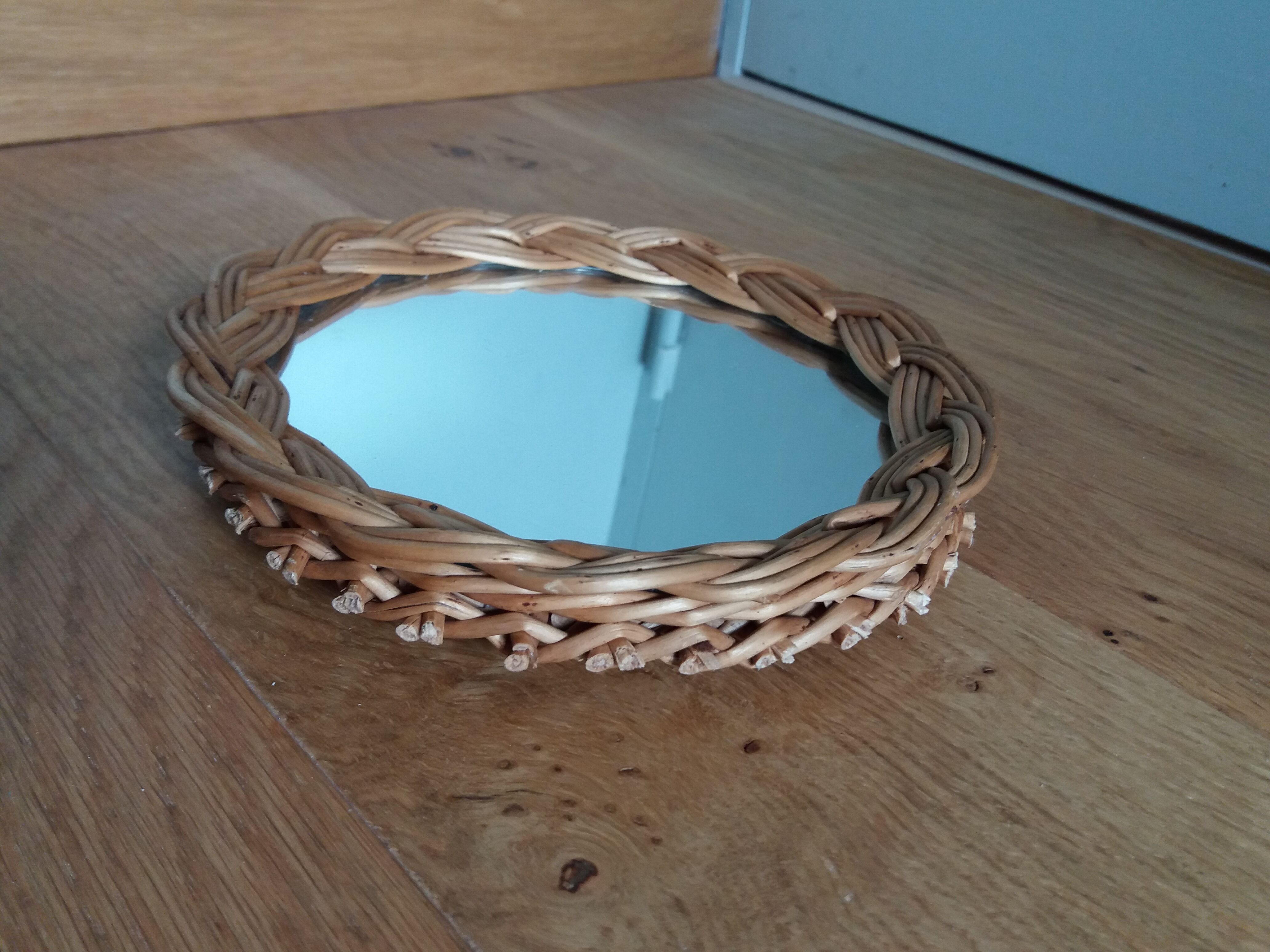 Round rattan wicker mirror 18cm