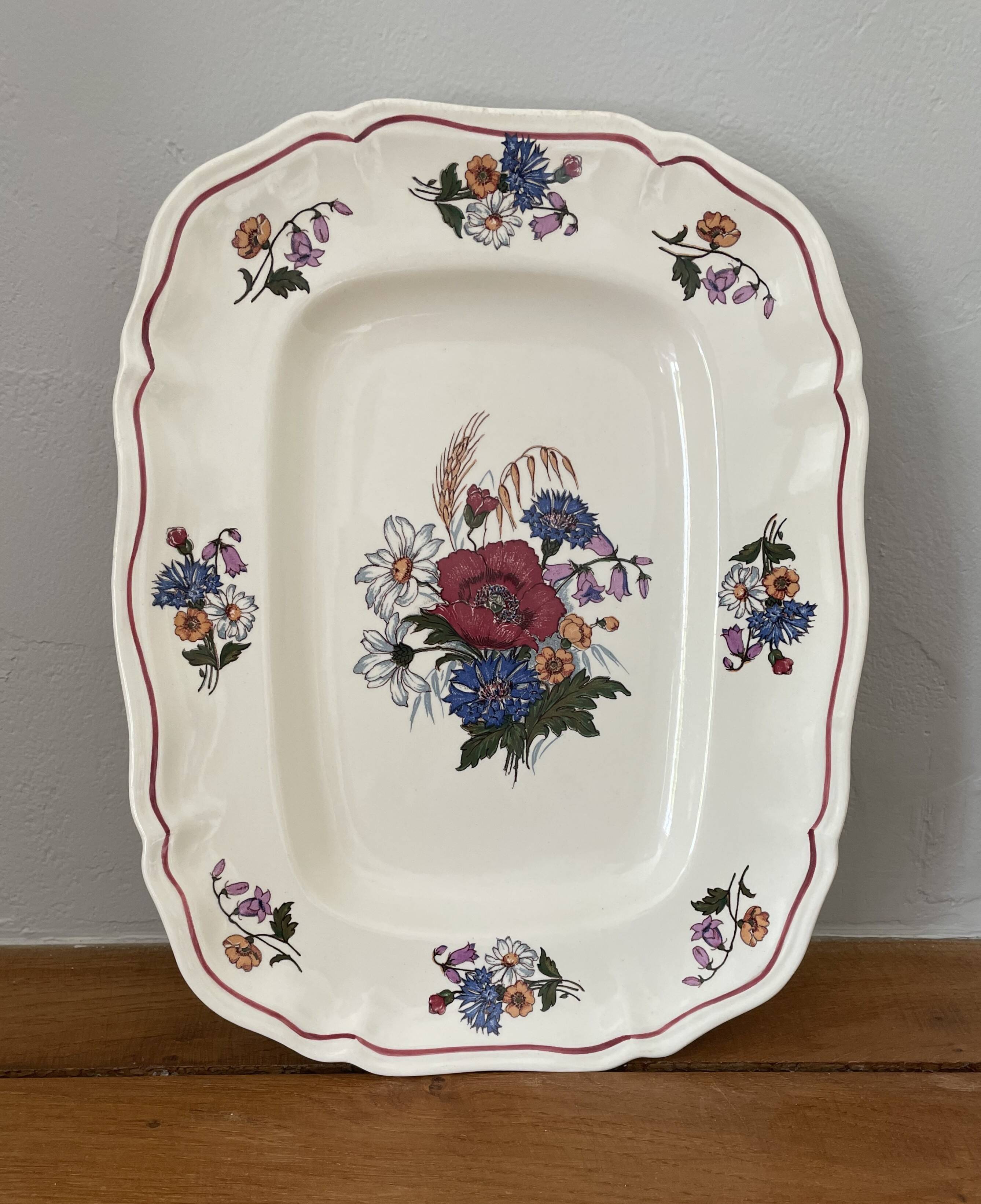Plat de service ancien en faïence de Sarreguemines