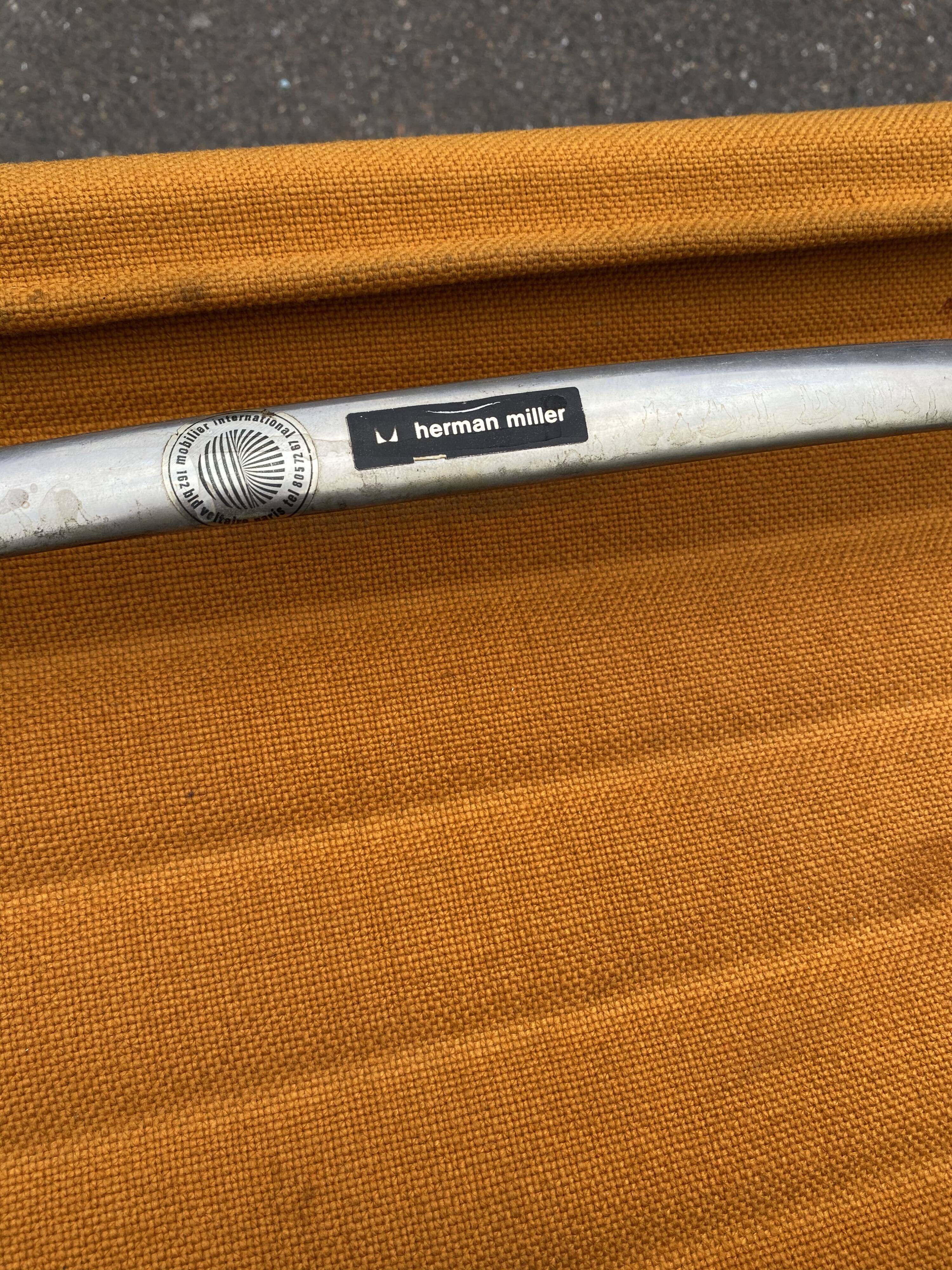 Eames design armchair, Hermann Miller edition, Aluminium Group series