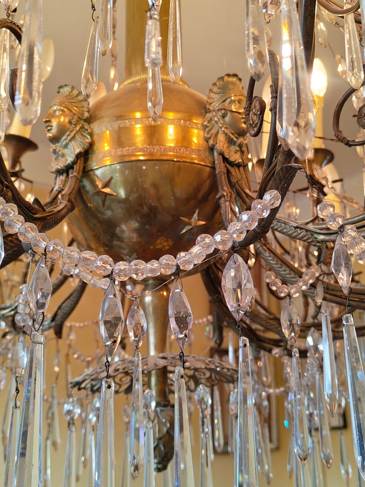 Lustre en bronze doré et crystal