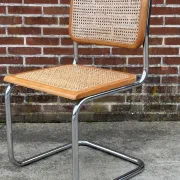 Chaise de design Cesca modèle B32 en chrome