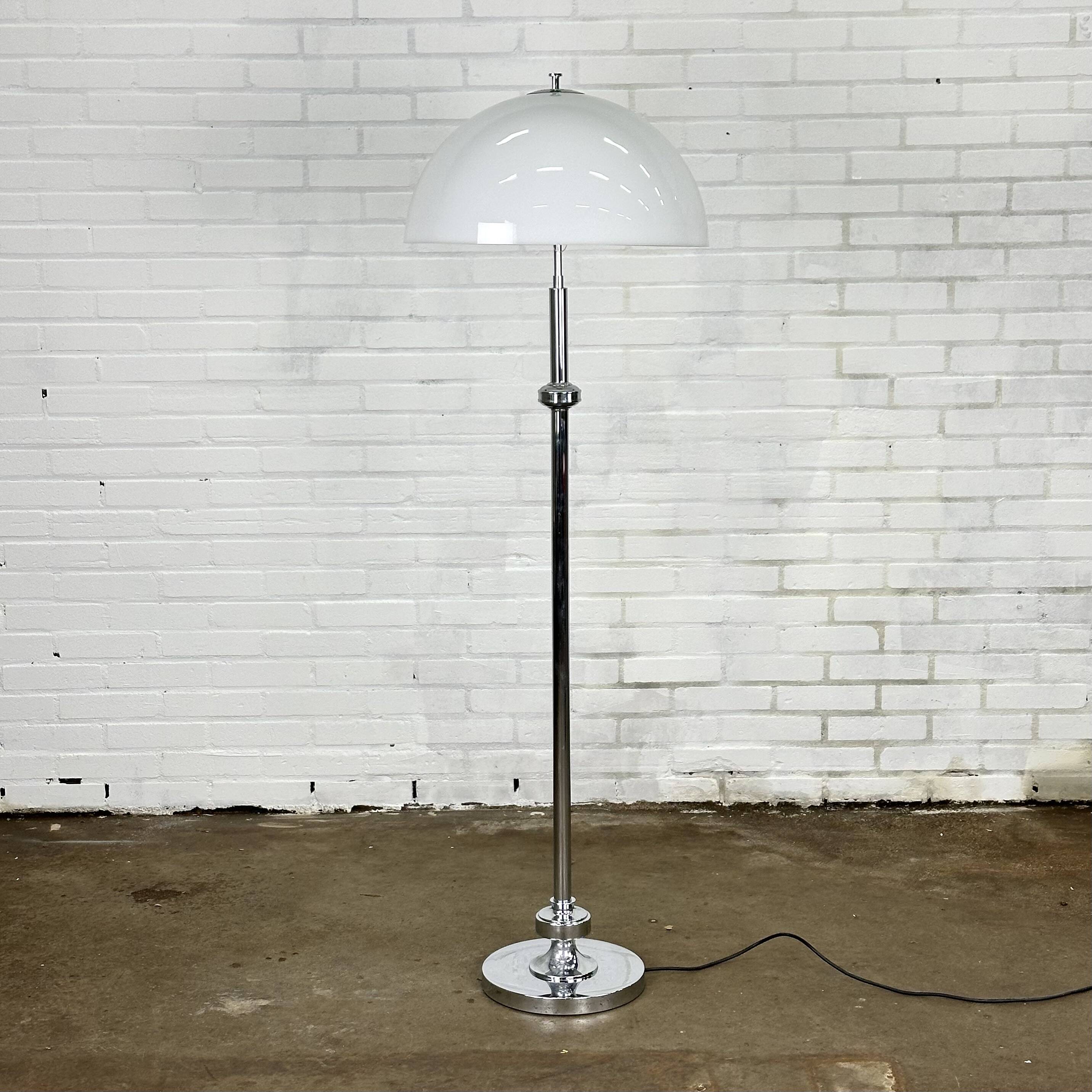 Lampadaire vintage avec abat-jour champignon blanc