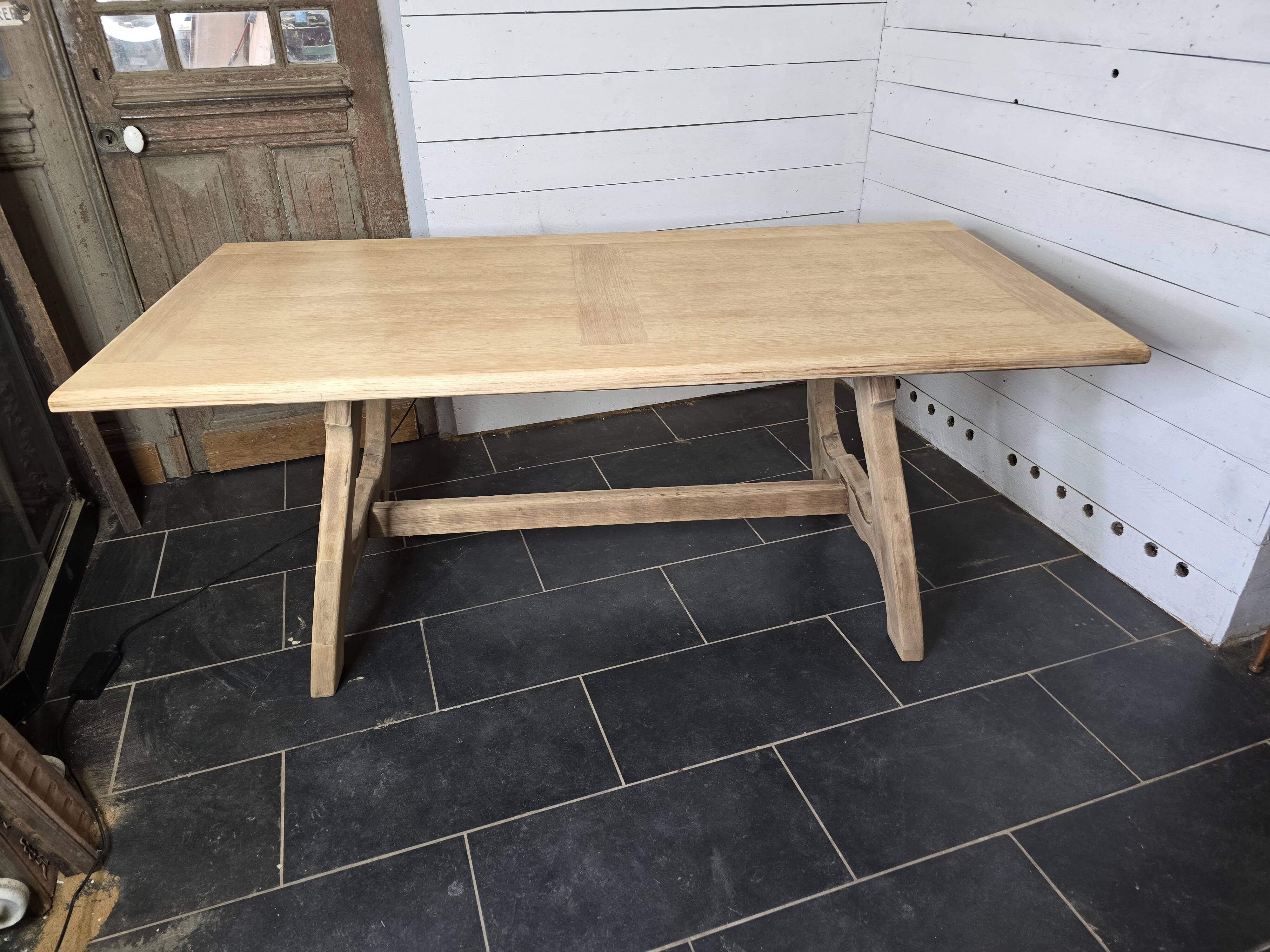 Guillerme and hambron oak table