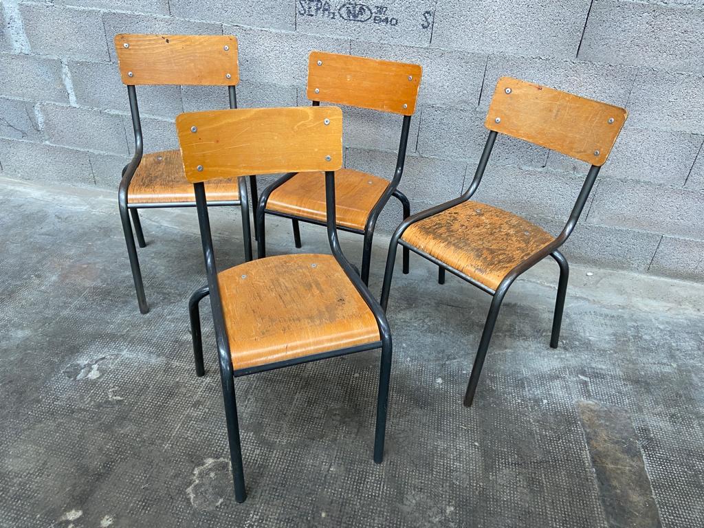Lot de 4 chaises d’école vintage