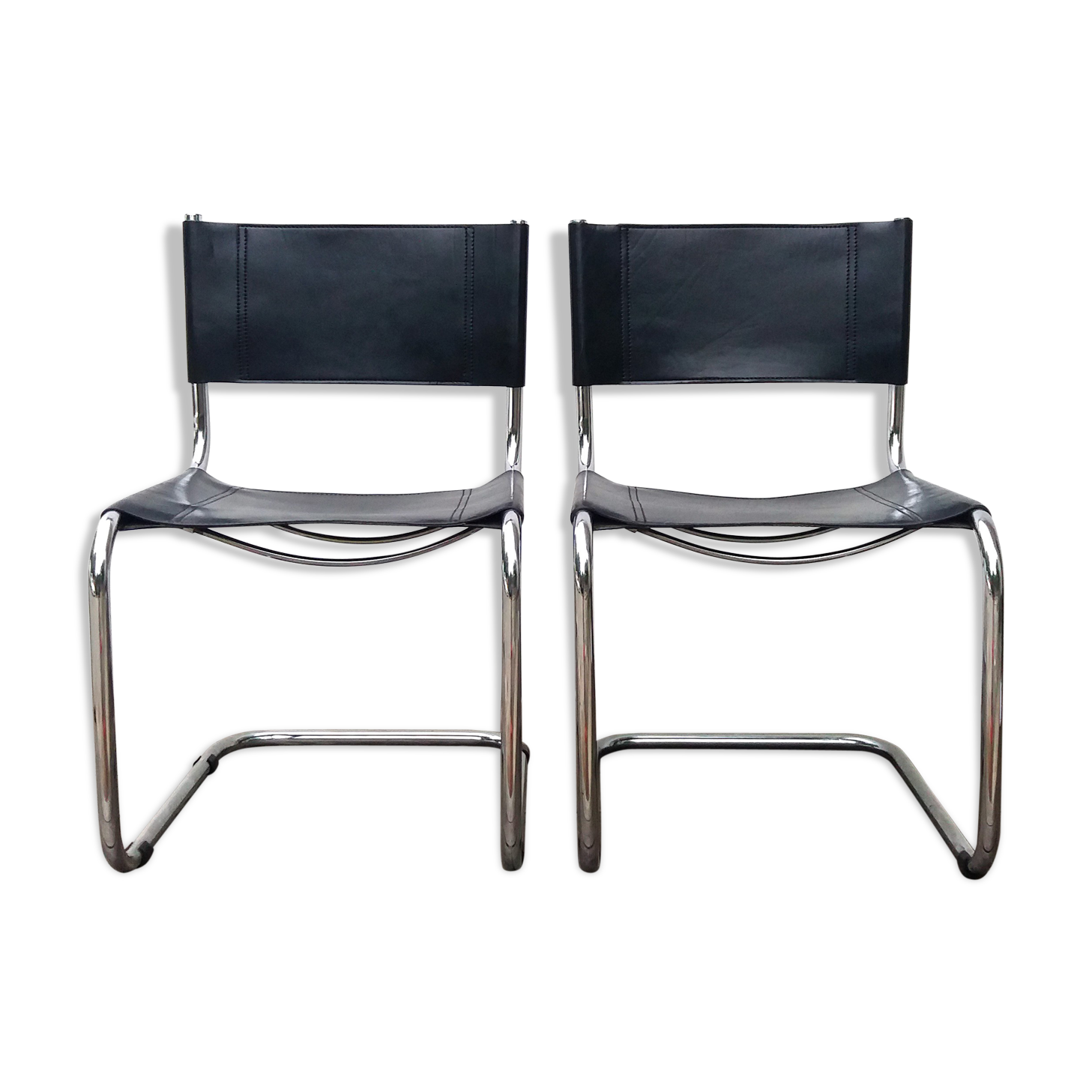 Paire de chaises par Fasem