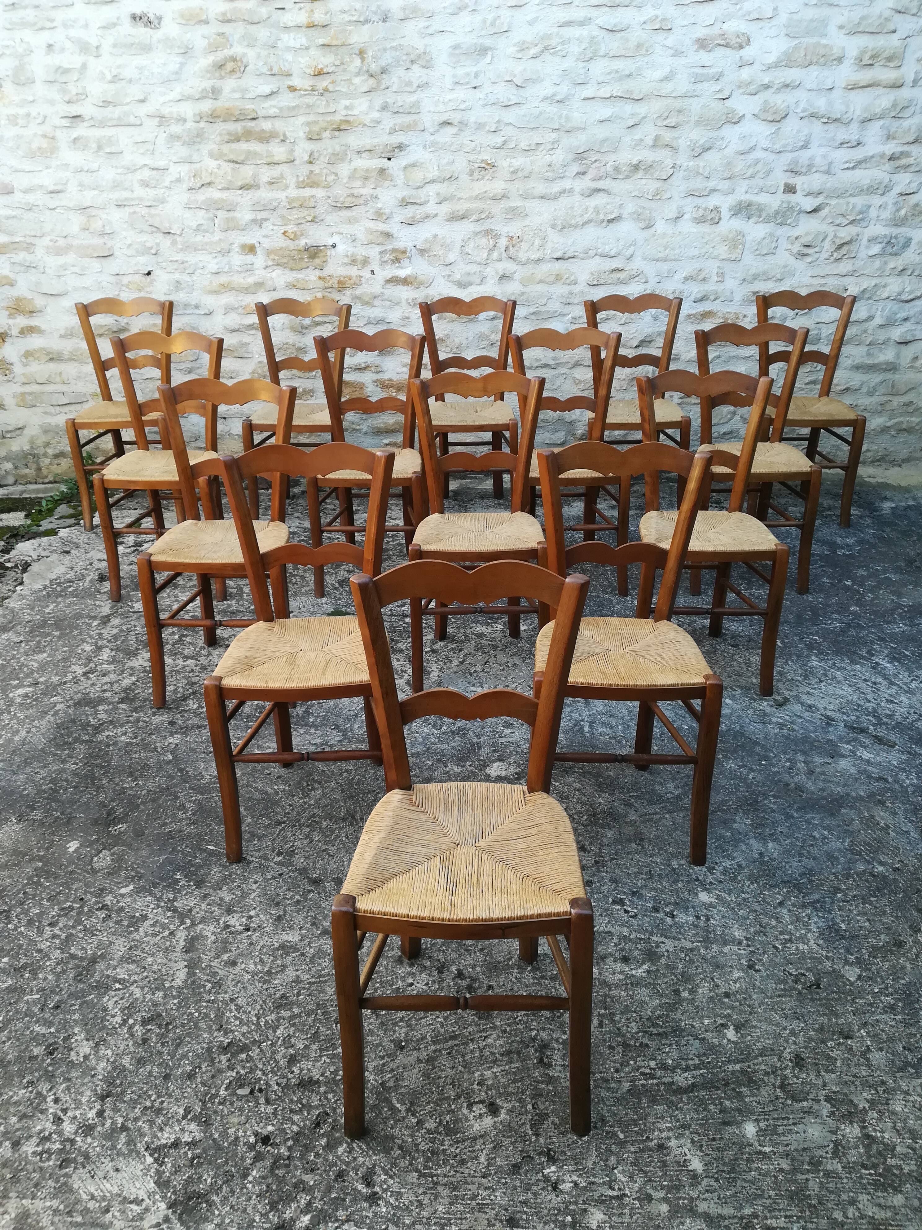 Set of 15 straw chairs