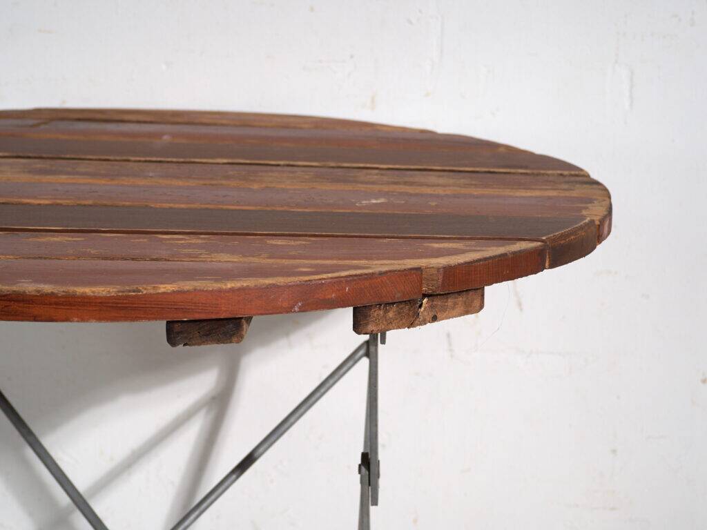 Table de jardin pliante ancienne en bois et fer – Europe centrale, vers 1950