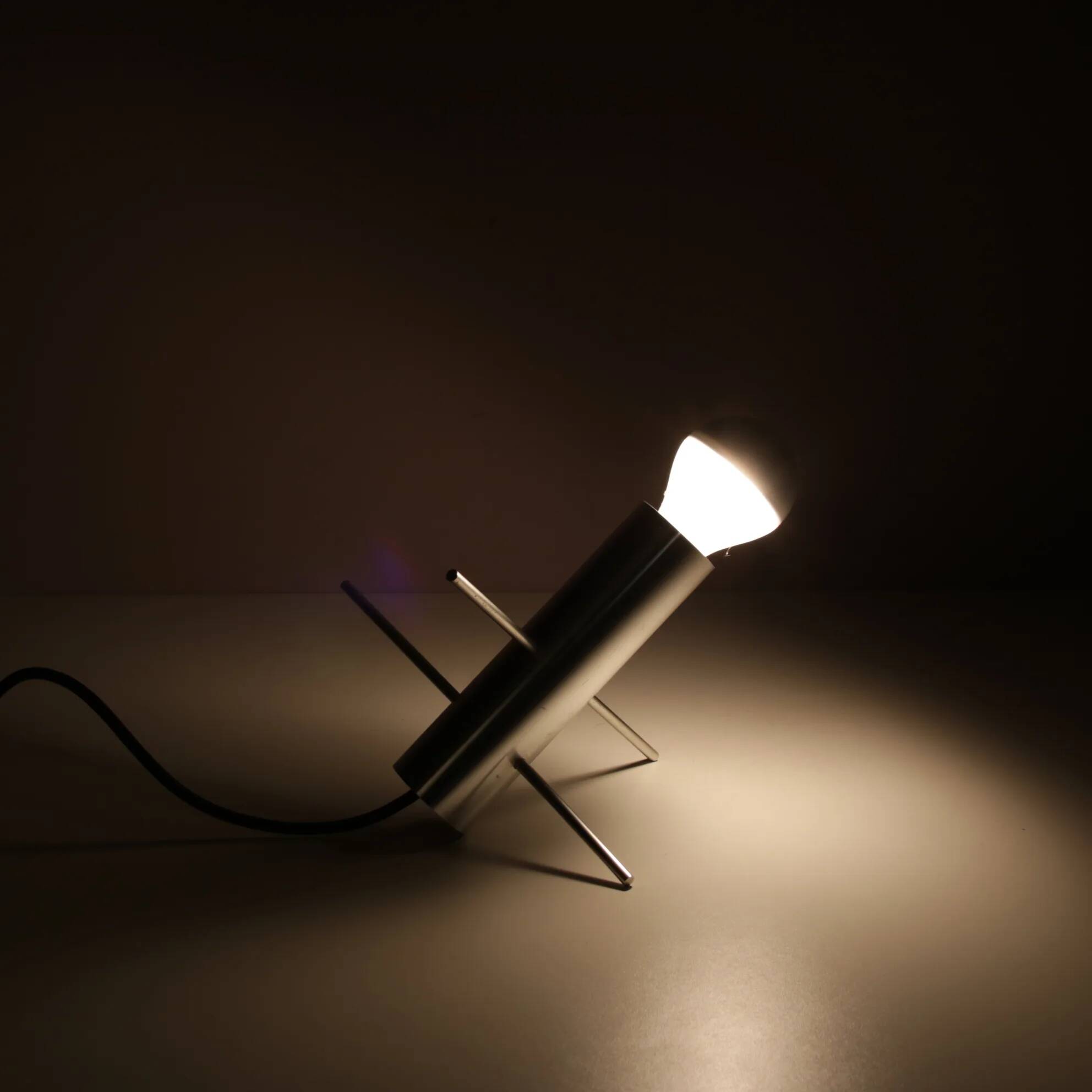 Lampe de table « Krekel » des années 1960, conçue par Otto Wasch pour Raak (Pays-Bas).