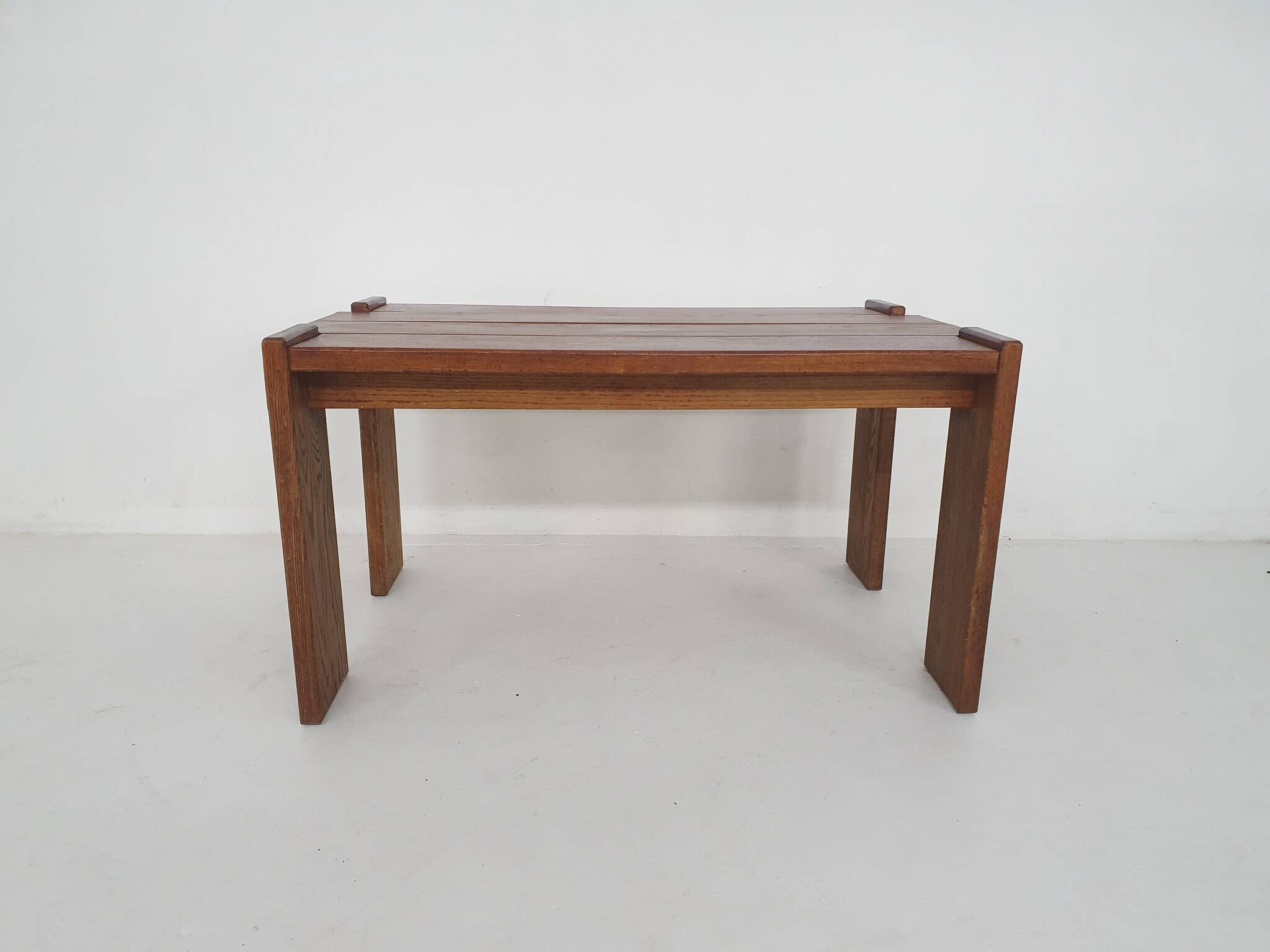 Table de salle à manger en chêne massif, Pays-Bas, années 1970