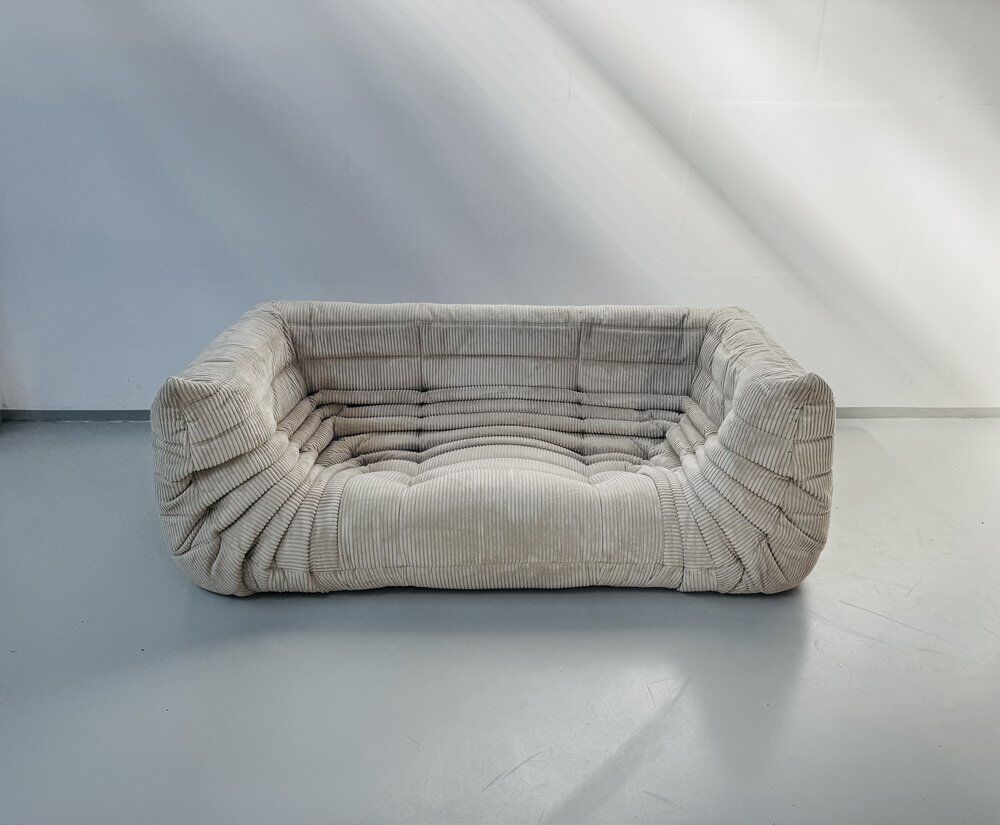 Beige Amrest Togo Sofa attributed to Michel Ducaroy for Ligne Roset, 1970s.