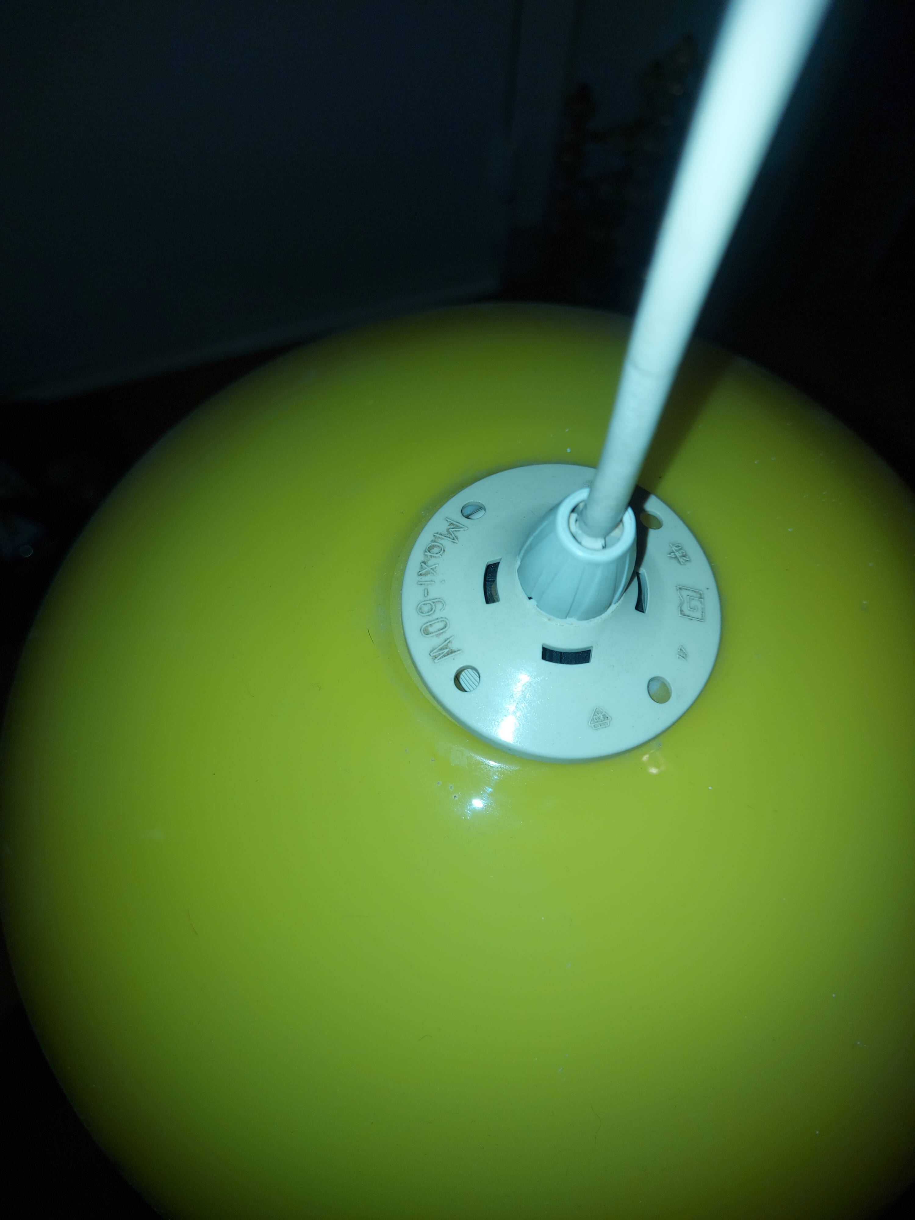 Vintage suspension 70'S in yellow opaline