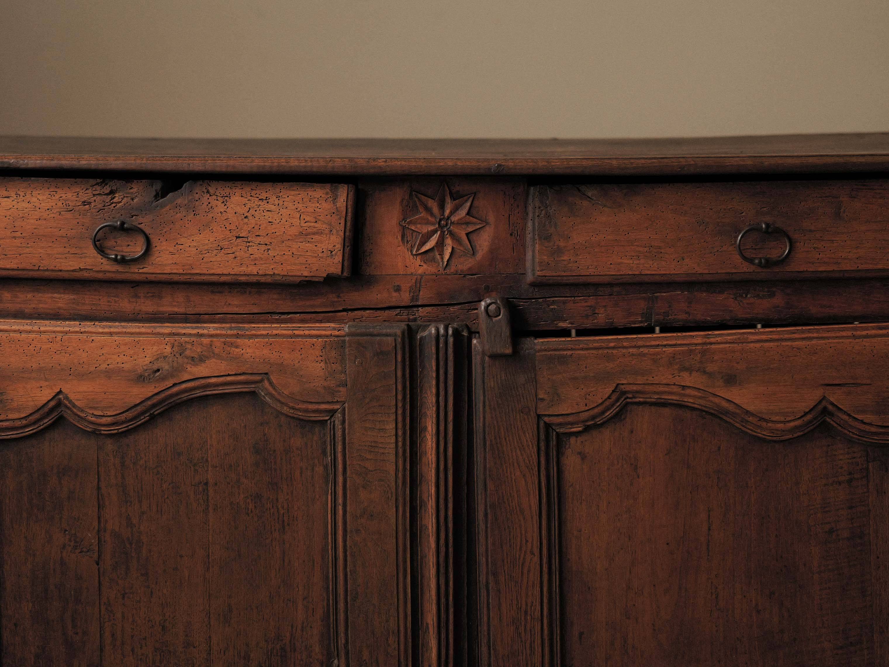 Country buffet in solid wood, Auvergne, 19th century