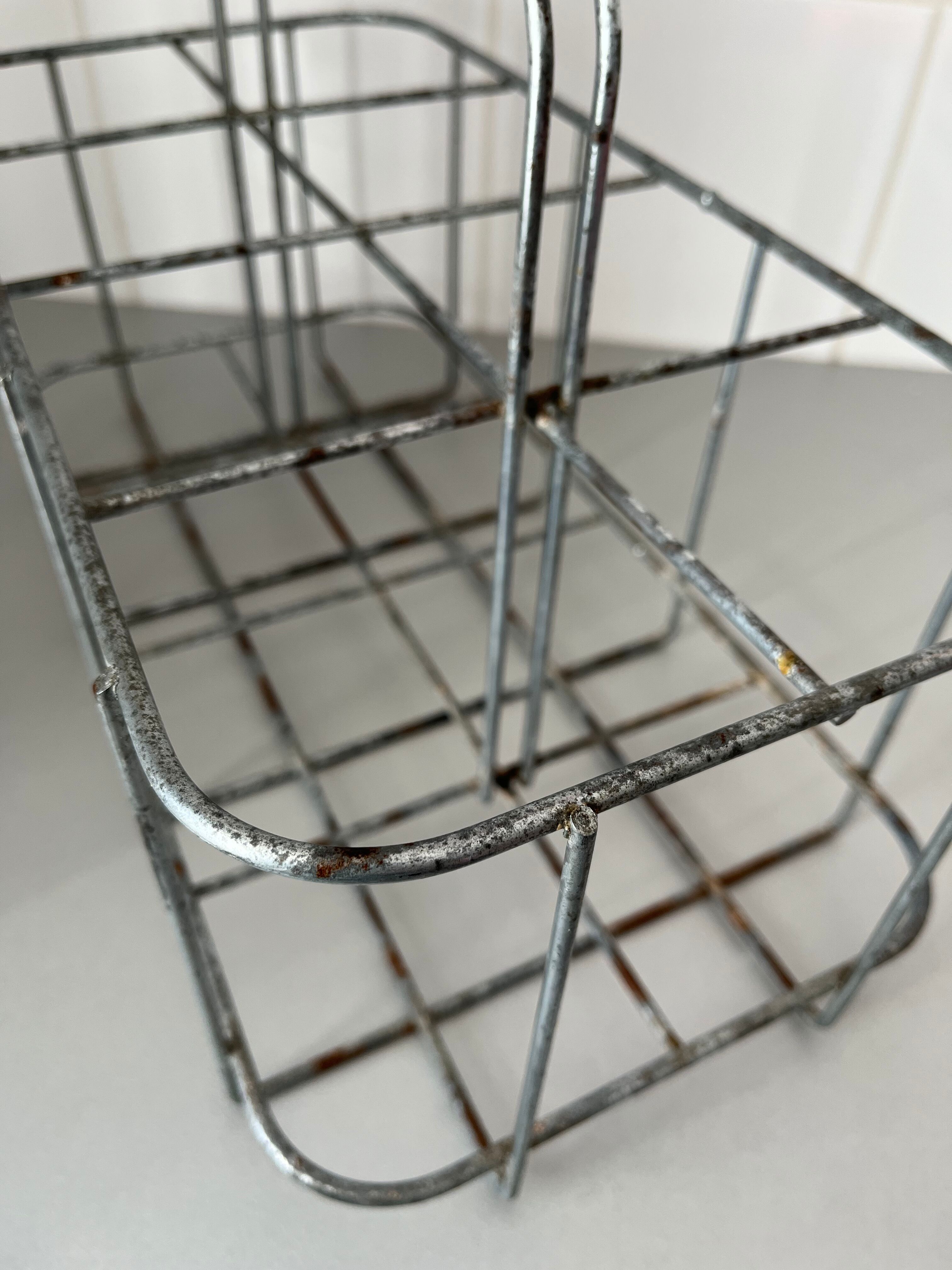 Metal bottle basket