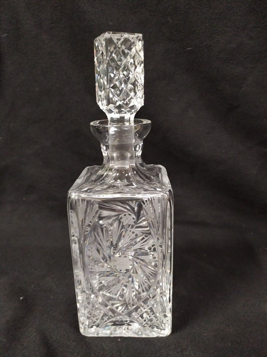 Carafe cut crystal whisky