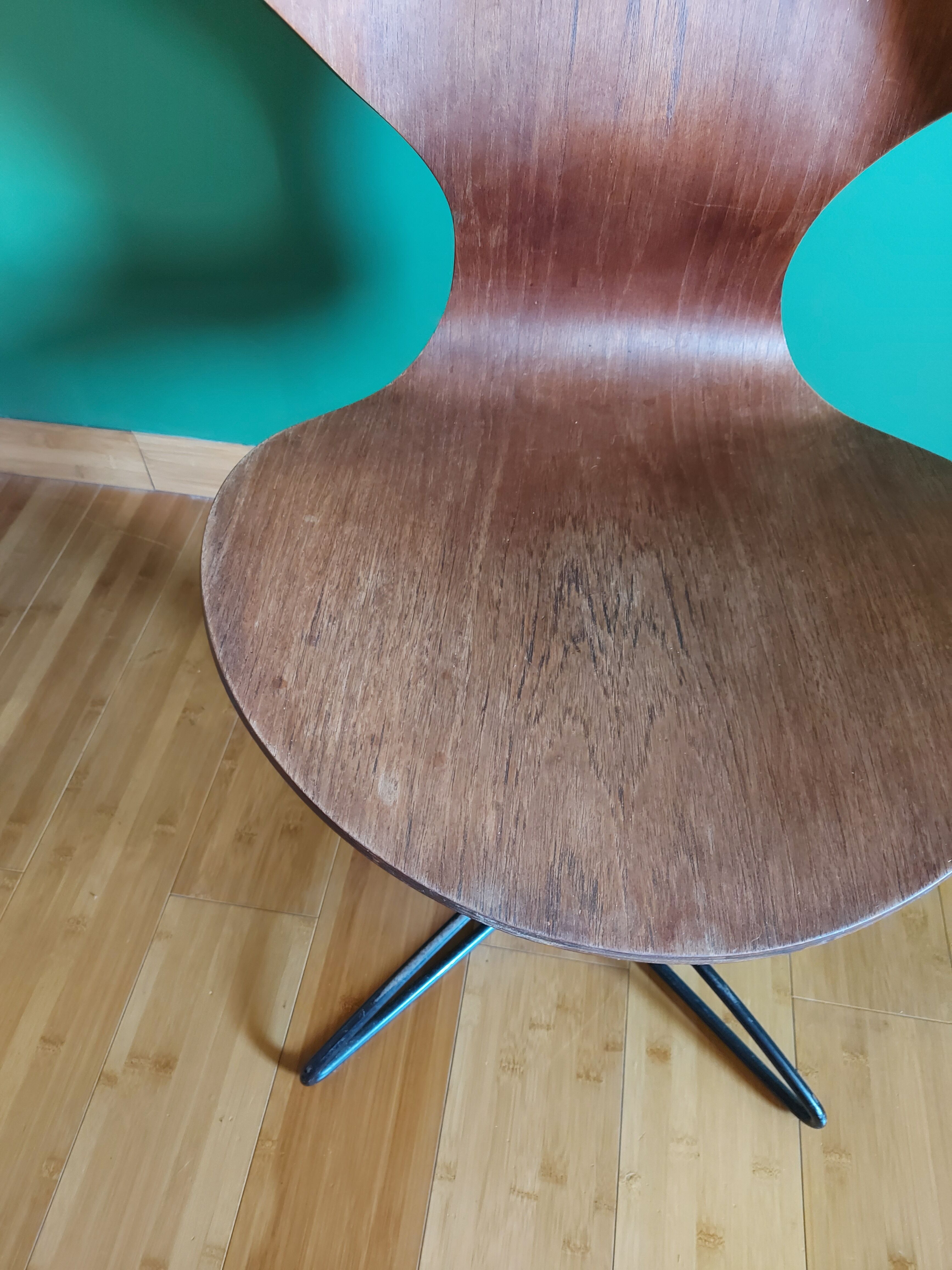 Chaise en bois courbé