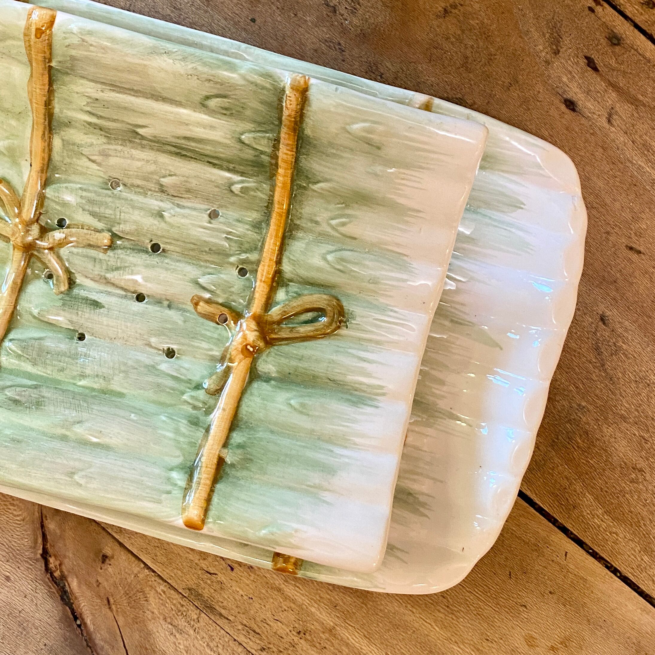 Dish and strainer with vintage slurry