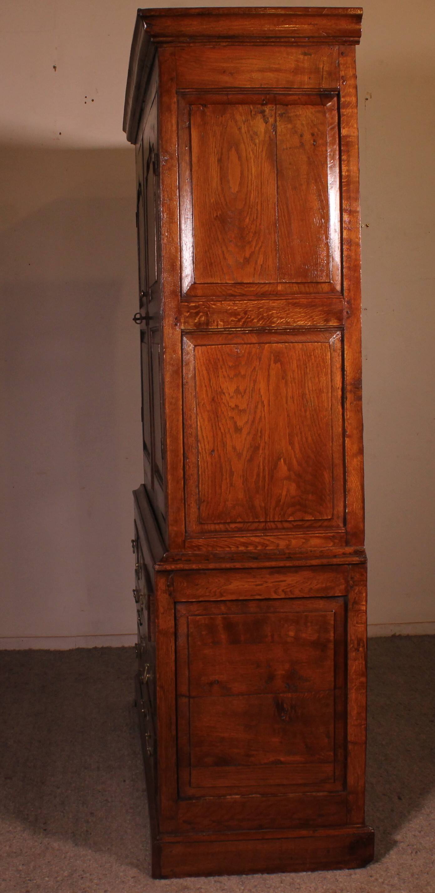 18th century oak linen press