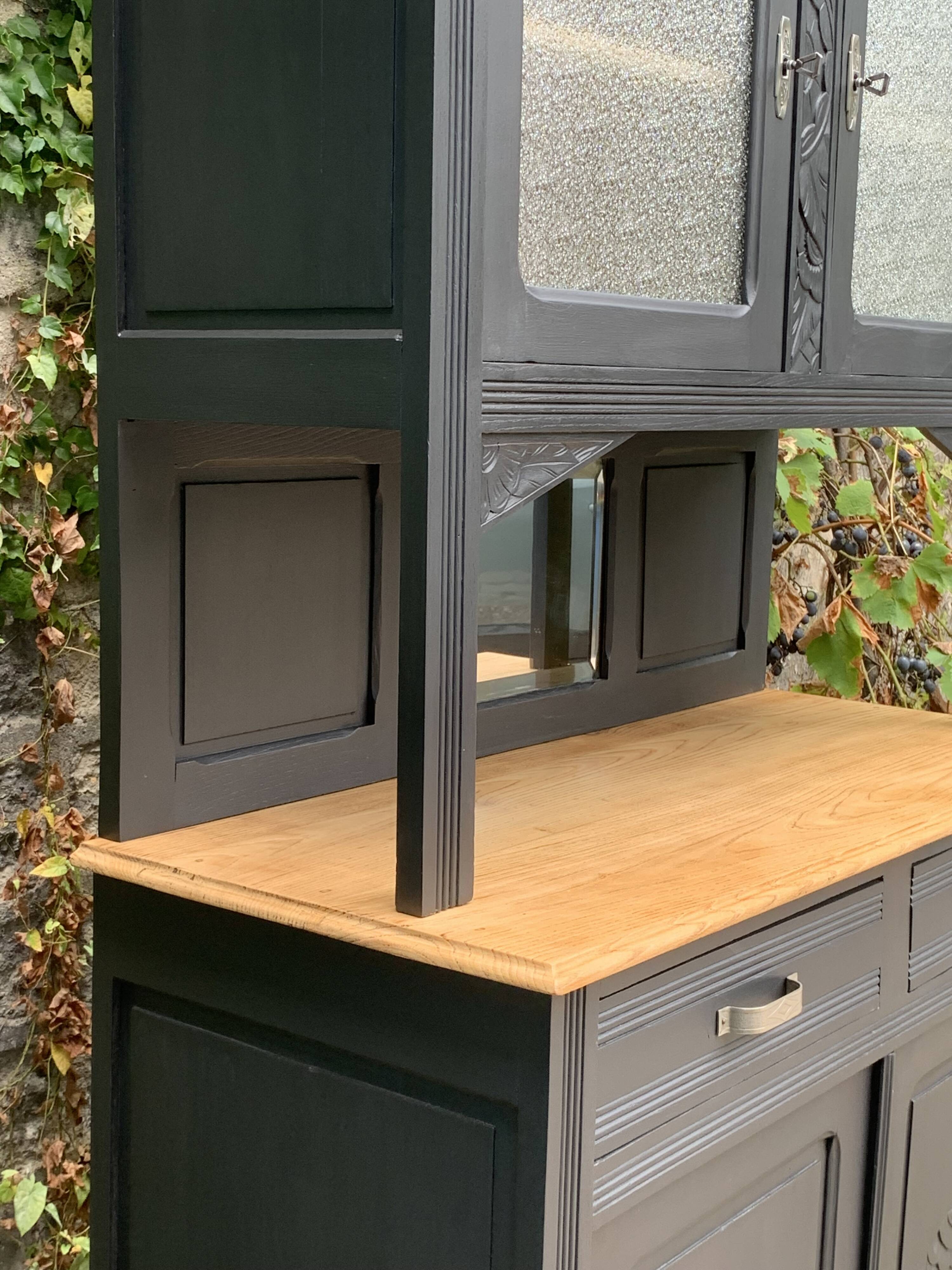 Parisian art deco buffet in solid walnut 1930