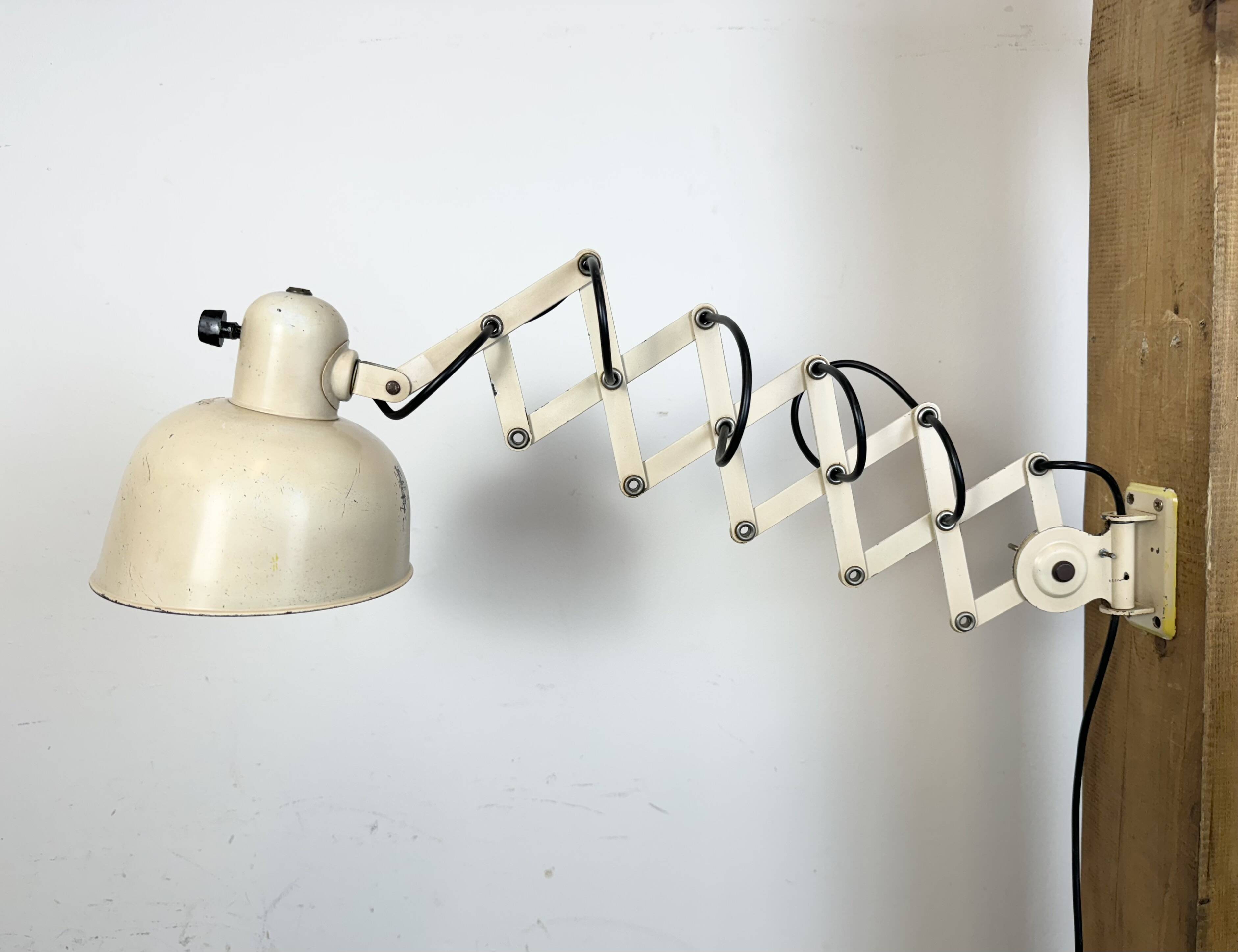 Applique Murale Industrielle Mid-Century Beige de Wila Leuchten, 1960s