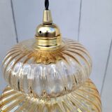 Striated glass suspension