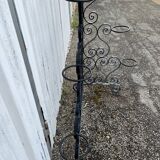 Wrought iron pot holder