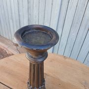 2 bougeoirs en bois sculpté 