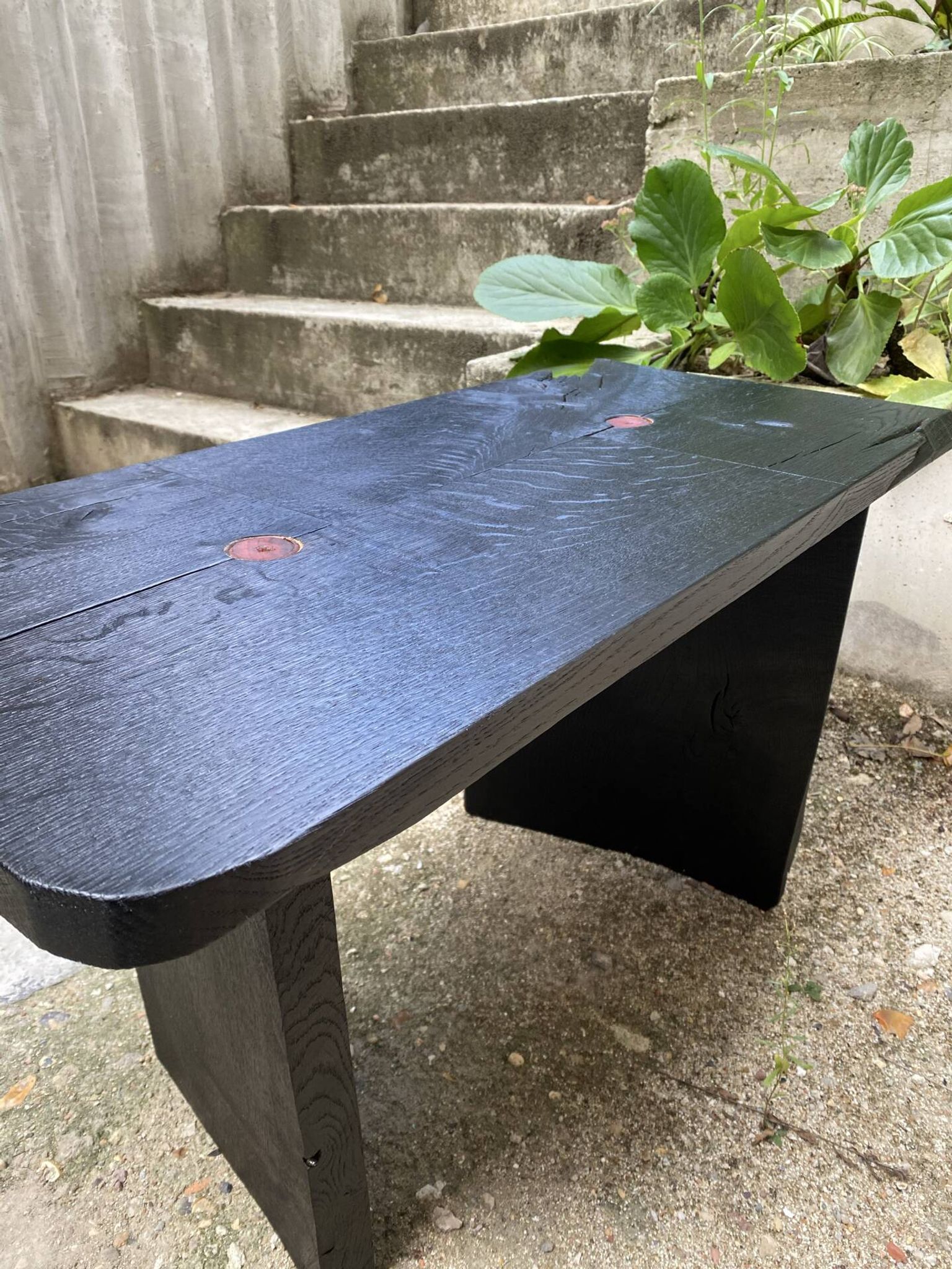 Table basse bois brûlé