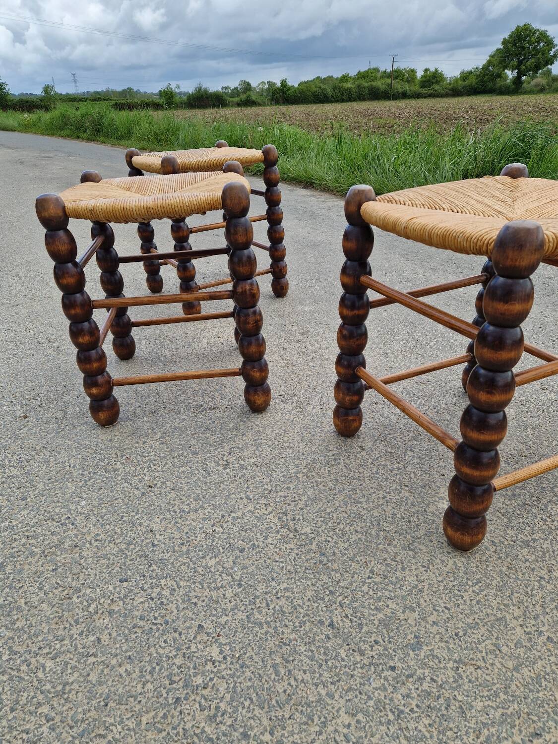 Set of 3 country straw stools