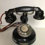 Old phone in Bakelite