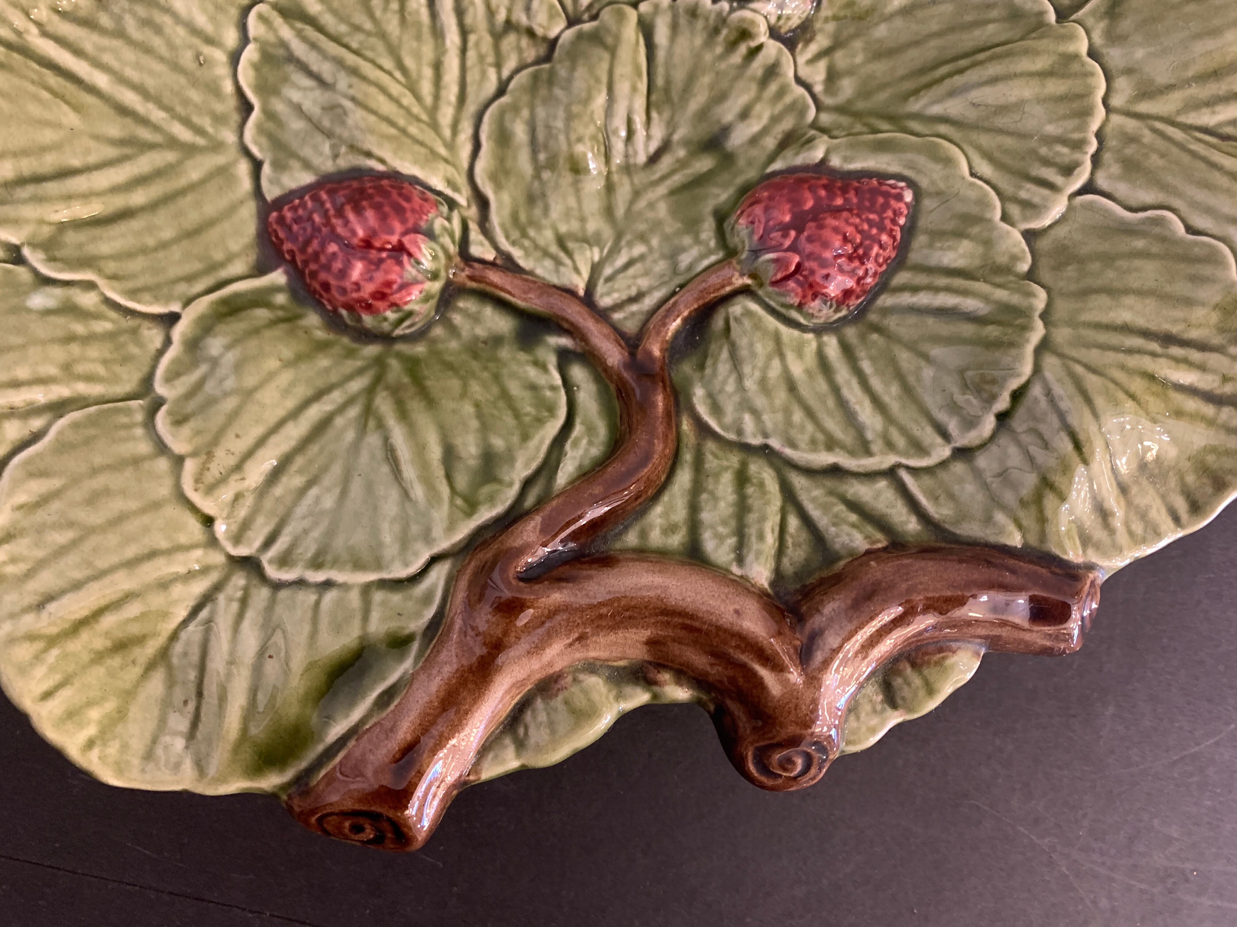 Dish strawberries ceramic slurry