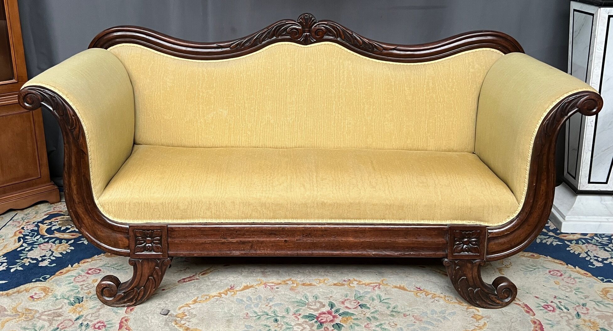 Empire-style canapé. Mahogany.