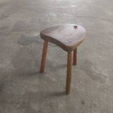 Tabouret en bois tripode