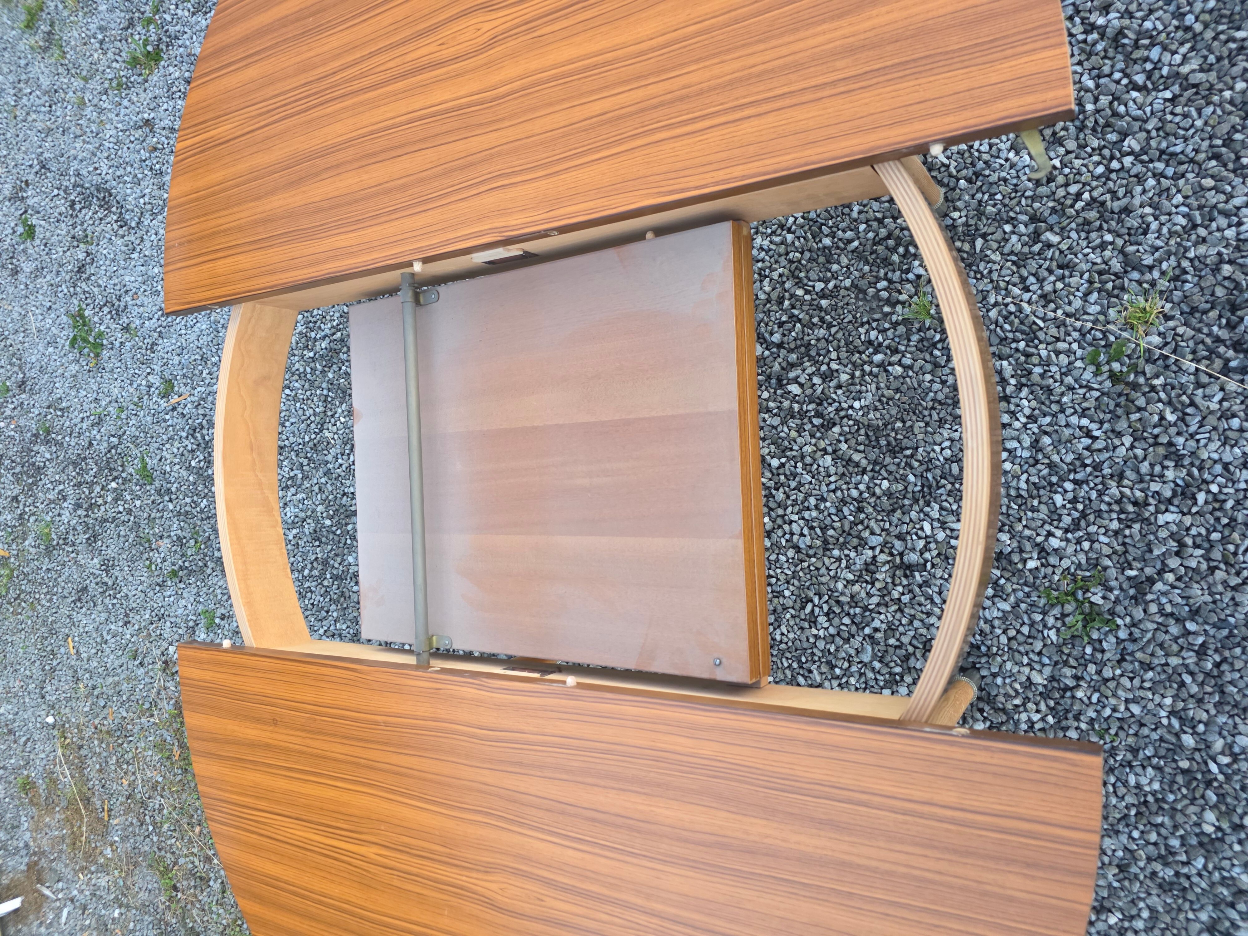 Table scandinave extensible en teck des années 60