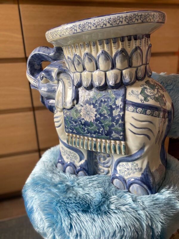 Éléphant en céramique émaillée