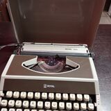 Royal 200 vintage typewriter